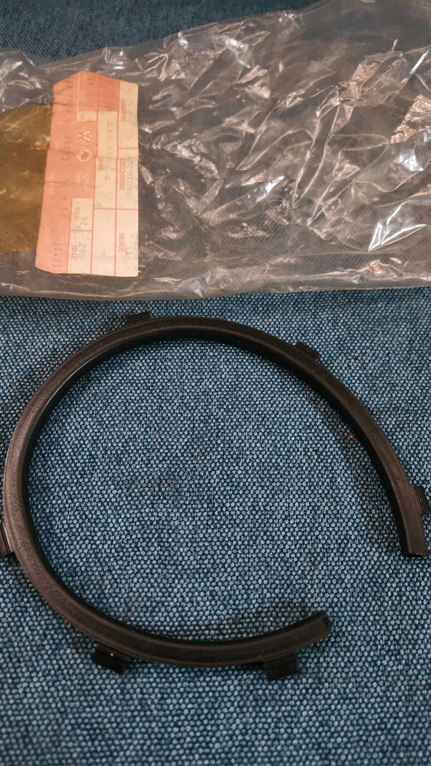 Audi 100/200 C4 Abdichtung rechts 4A0853206A Nos G6