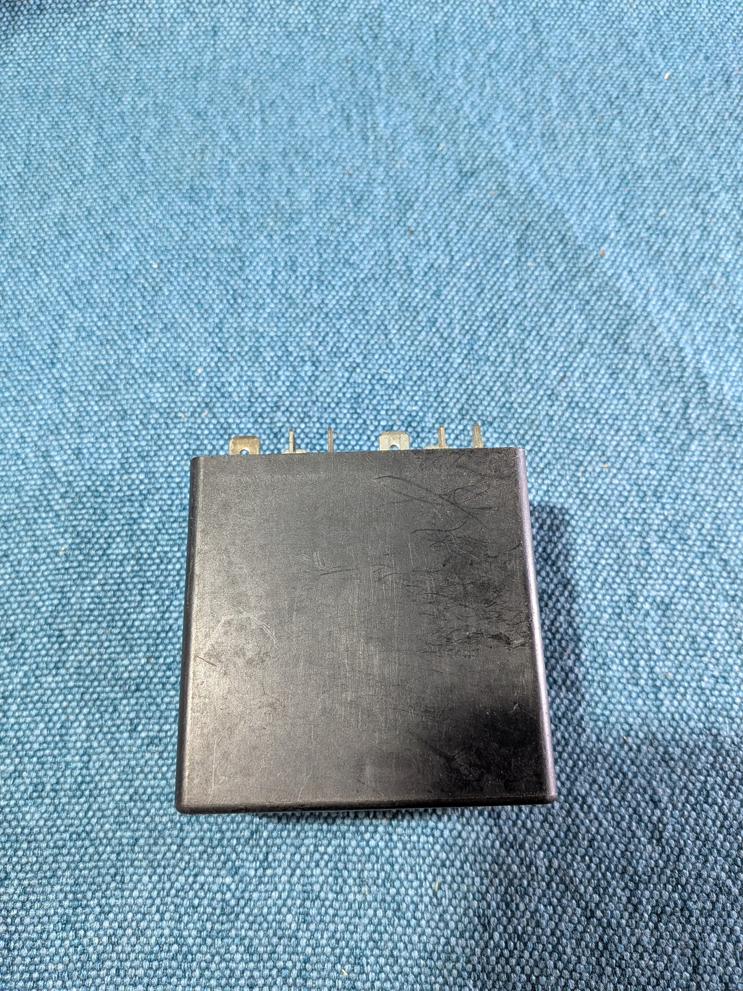 Idle Stabilization Relay 5 Cylinder Audi/80/90/B3/B4/100/200/C3/C4 443907393 Used K2