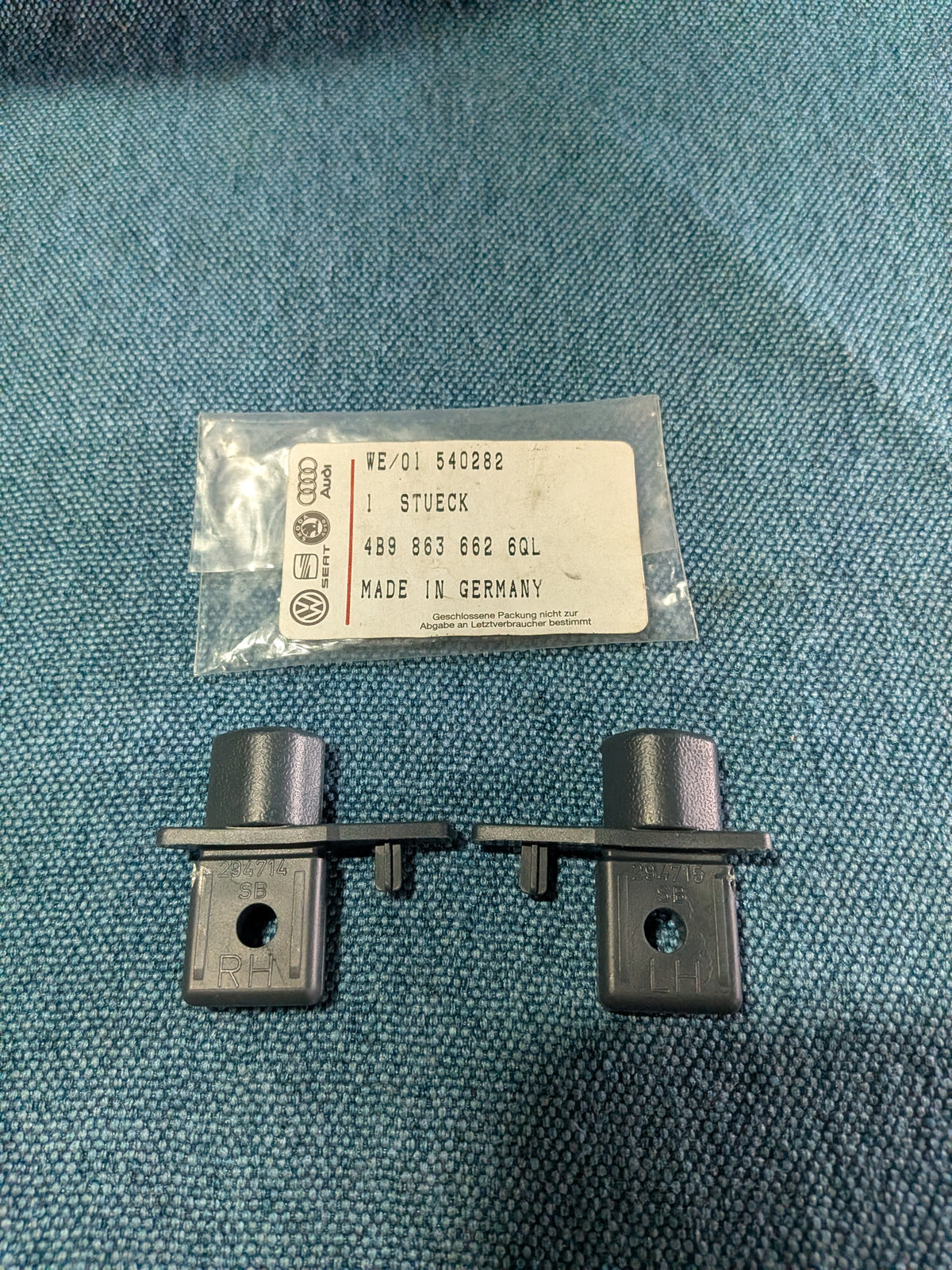 Rastzapfen Kofferraumabdeckung Blau Audi/A6/S6/C5 4B9863662 6QL NOS B15