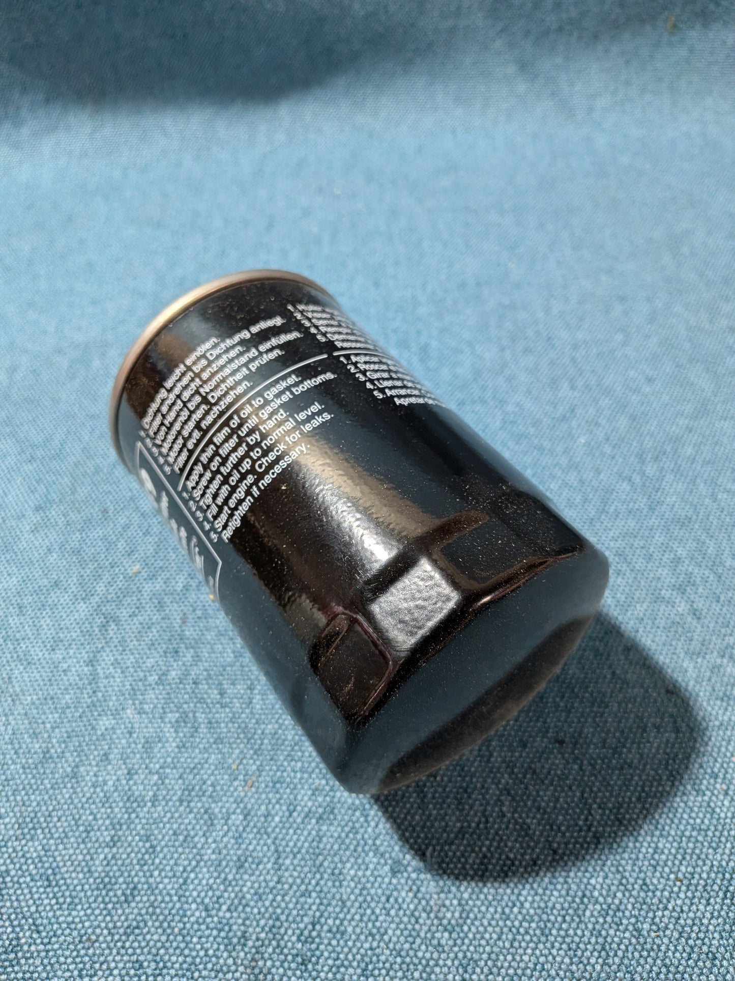 Oil filter Mahle OC49 Iltis/Golf/Jetta/1/2/K70/Beetle/Santana/Scirocco/1/2/LT1/Derby/Passat/B1/B2/B3/B4/Polo/1/86C/Golf 3/Vento/T4 Bus/Corrado/Caddy14D/Audi 80/90/B2/B3/B4/100/200/C1/C2/C3/C4/50/A4 B5/A6 C4 89201808900 NOS/New A26