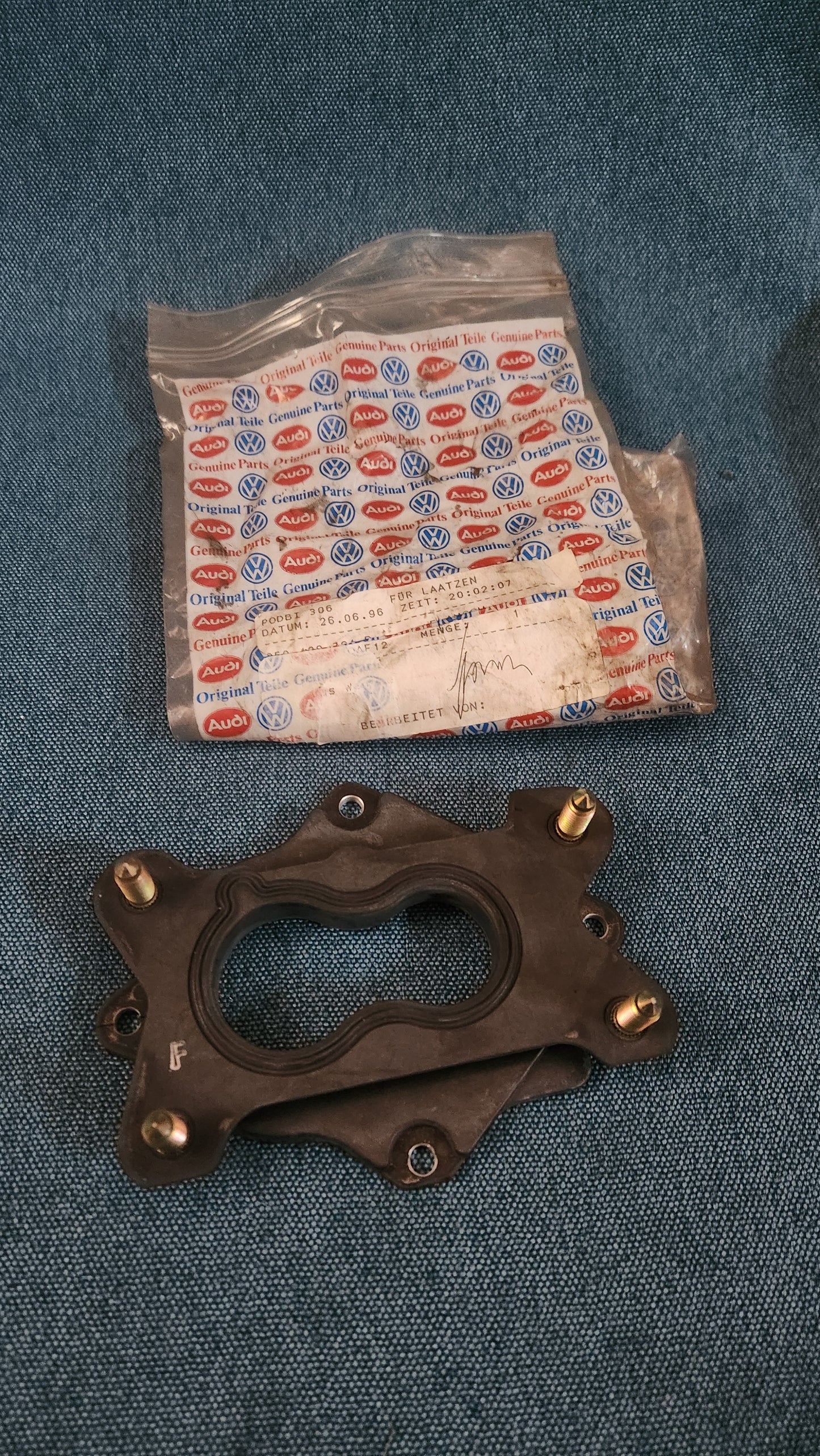 Carburetor Flange Audi 80 B2/100/200 C3 050129761D NOS M8
