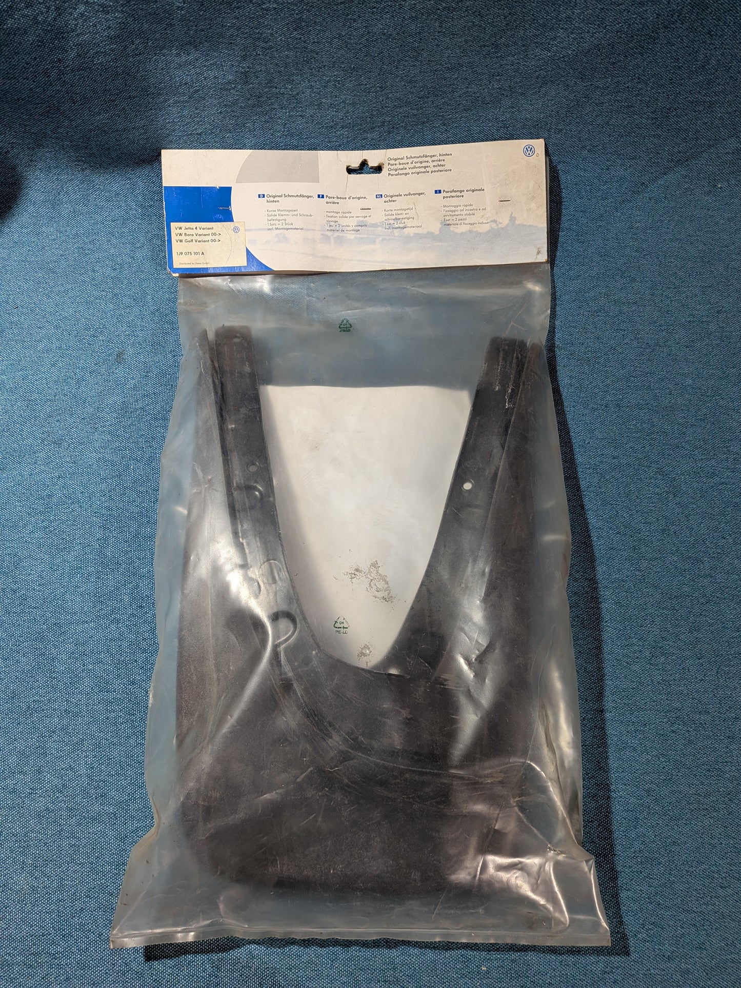 Mud Flap Golf4/Bora/Variant 1J9075101A NOS F8