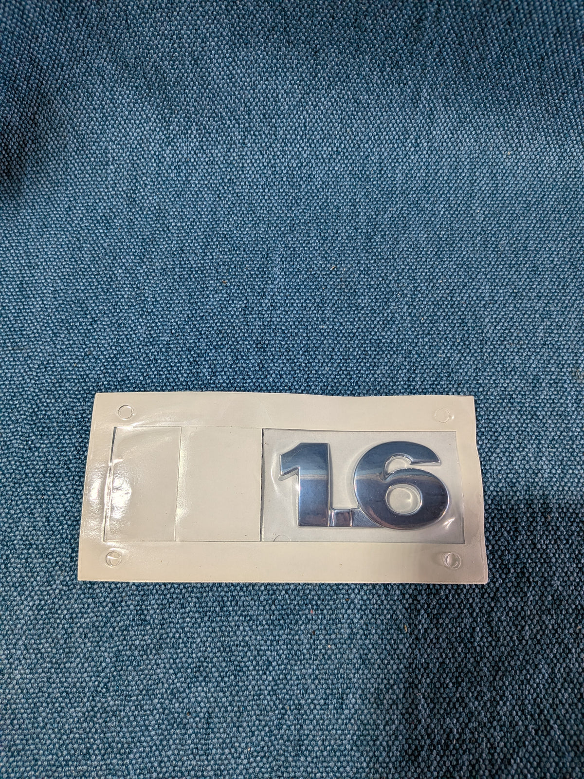 Schriftzug 1.6 Emblem Golf4/Bora 1J0853675 NOS E12