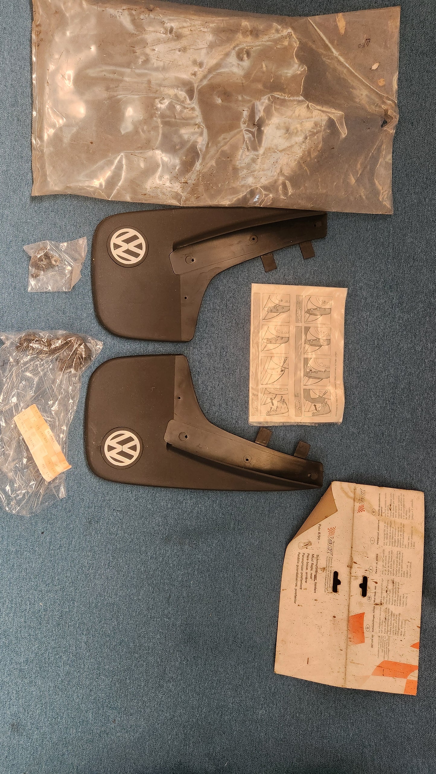 Schmutzfänger hinten Polo 86C 867075101 NOS N4