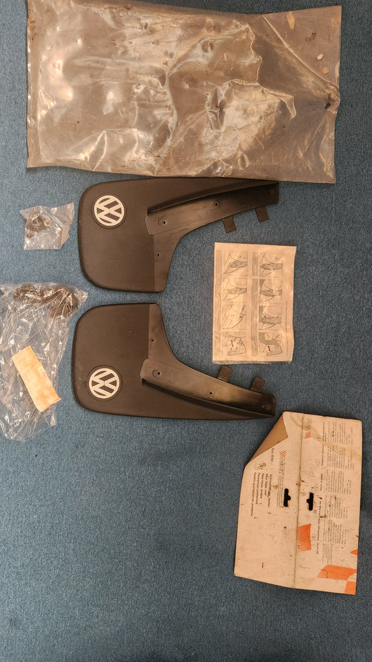 Mud flaps rear Polo 86C 867075101 NOS N4