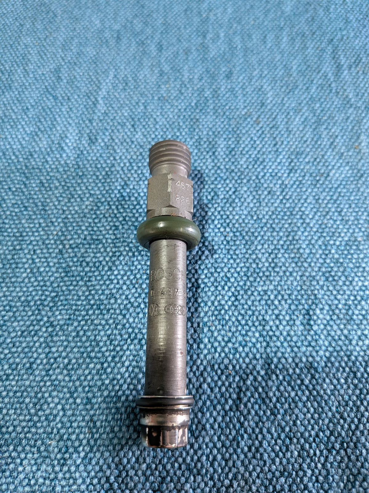Fuel injector for K-Jetronic M12x1.5 Caddy14D/Golf/Jetta/1/2/Passat B2/Scirocco 2/Audi 80/90/B2/100/200/C2/C3 026133551 Used B8