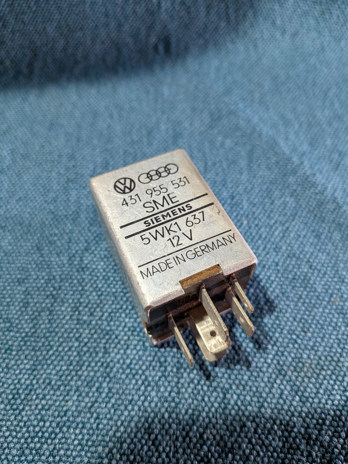 Scheibenwischer Relais 229 Caddy 2 9KV/Golf/Jetta/1/2/3/Vento/LT1/Lupo/Passat/B1/B2/B3/B4/Polo/86C/6N/Sharan/T3/T4 Bus/Porsche/928/924/944/968/Audi/80/90/B1/B2/B3/B4/100/200/C2/C3/C4/A4 B5/A6 C4/A8 D2 431955531 Gebraucht B16