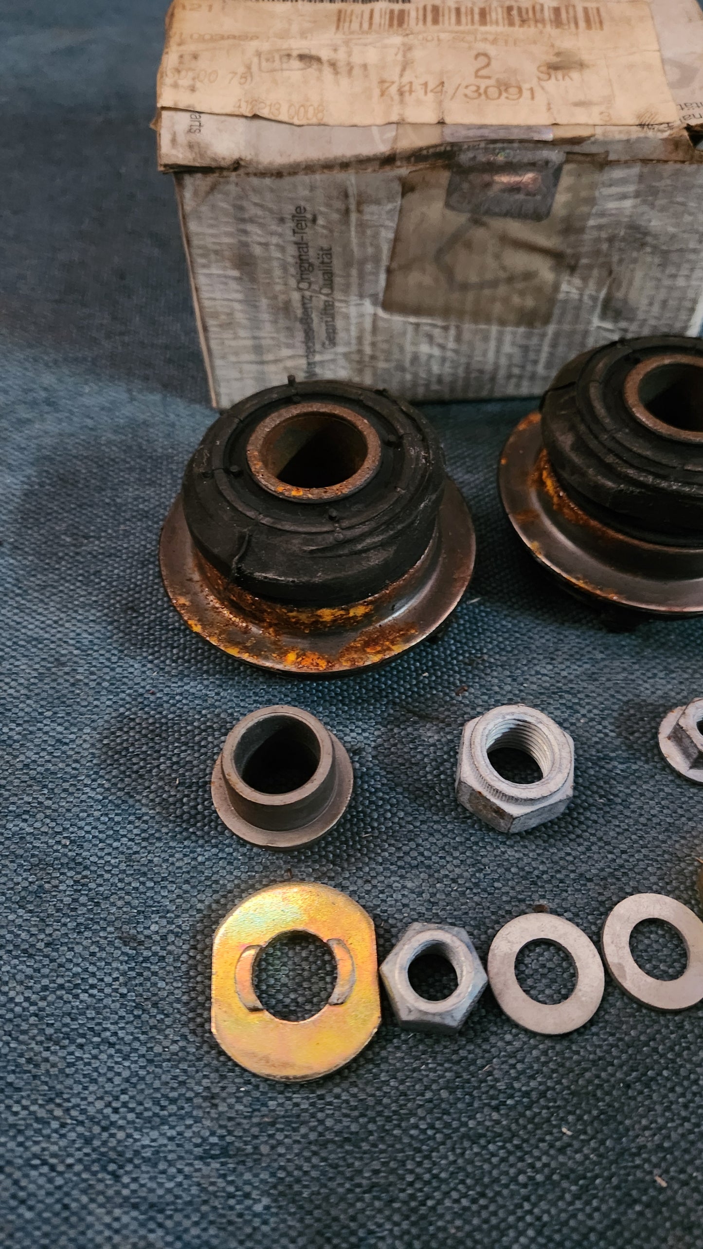 Querlenker Lager Mercedes W202 2023300075 Nos F6