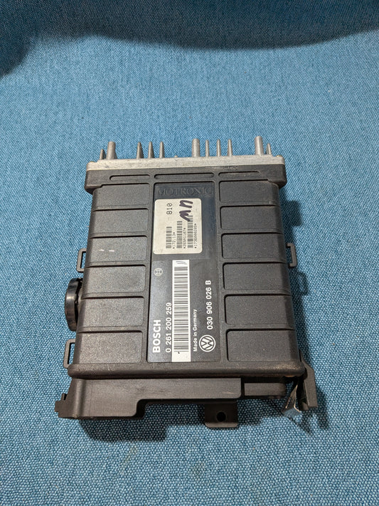 Motorstyreenhed Golf3/Cabrio/Vento/Polo 86C 030906026B NOS C9