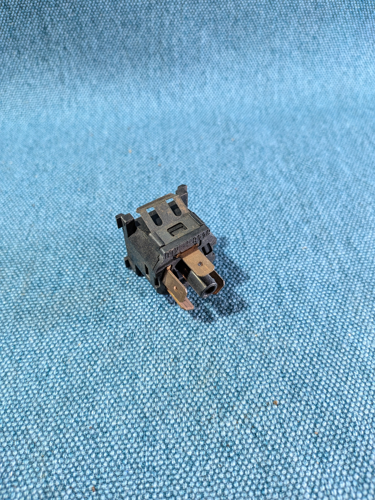 Schalter Gebläsemotor Golf/Jetta/Scirocco/1/2/Caddy14D/T3 Bus/Polo 1/Audi 50/Passat B1/B2 171959511 Gebraucht E12