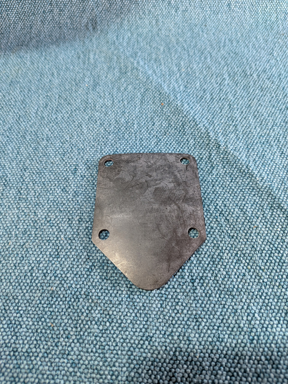 Alipainepumpun kalvo Caddy14D/Golf/Jetta/1/2/Iltis/Passat/B2/B3/Santana/T3-bussi/Audi 80/90/B2/B3 068198821A NOS/Uusi I9
