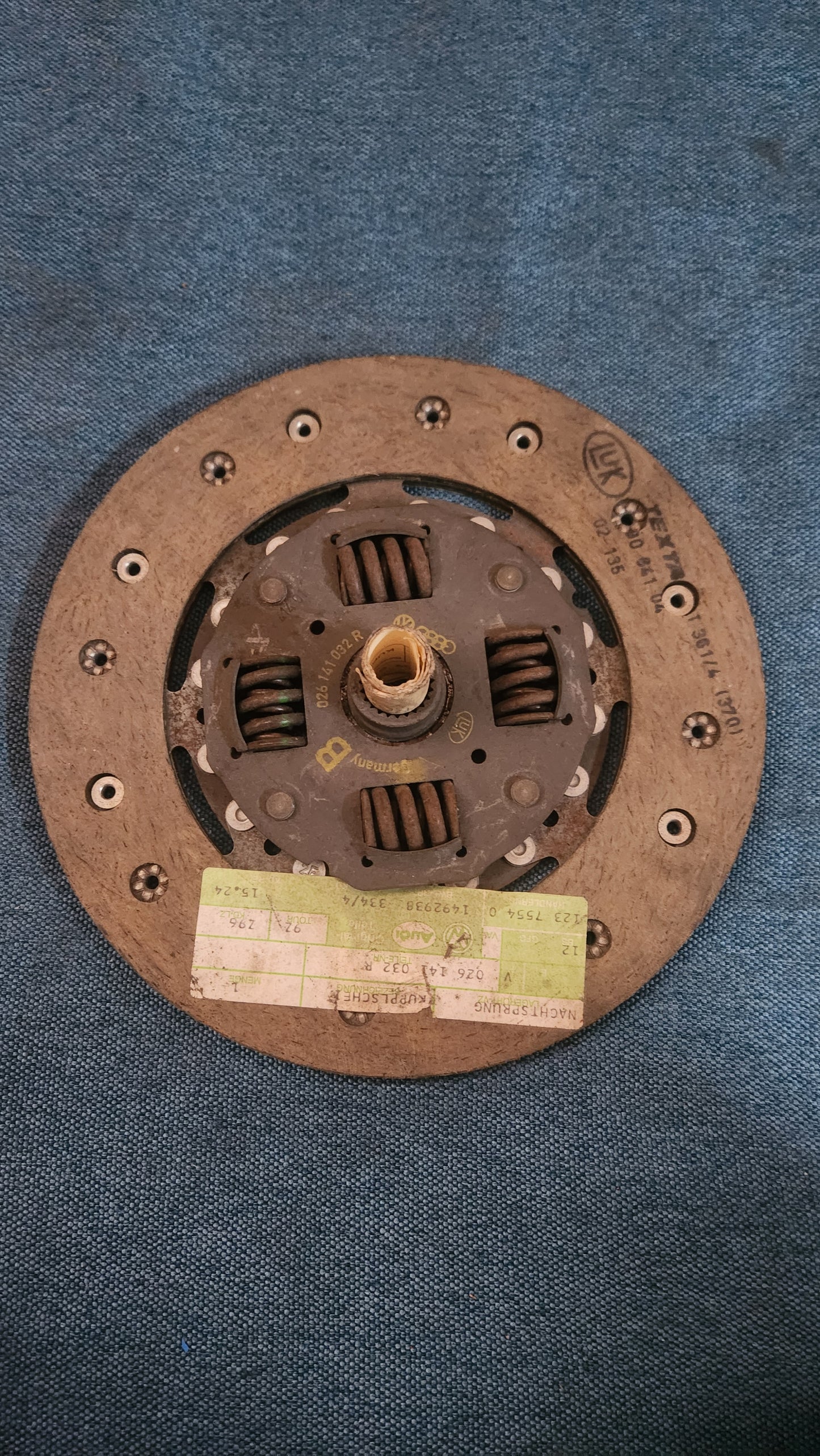 Kupplungsscheibe PassatB2/Santana/Audi80/90/B2/100/200/C1/C2/C3 026141032R Nos I1