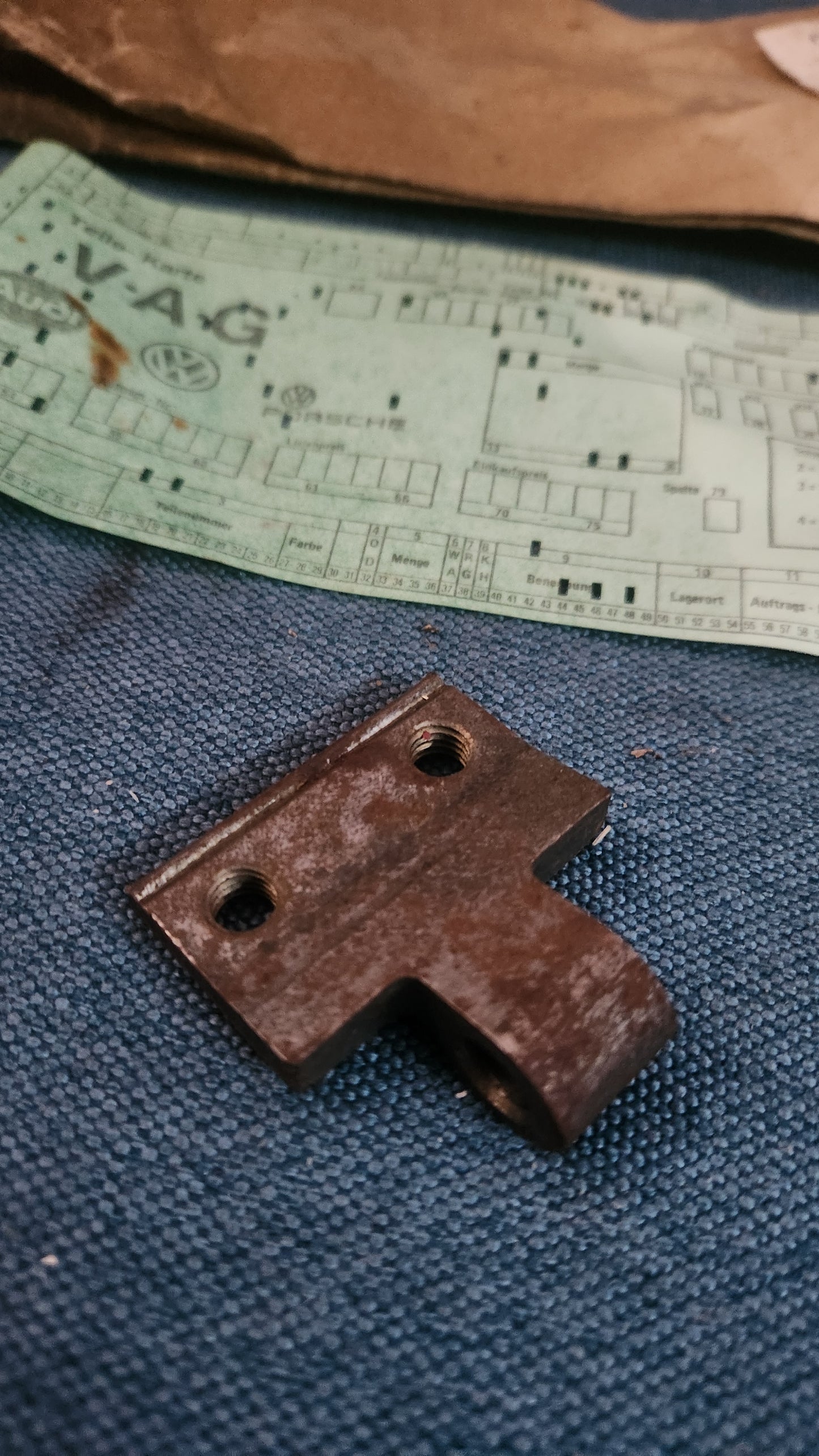 Schanier für LT1 281831405 Nos S4