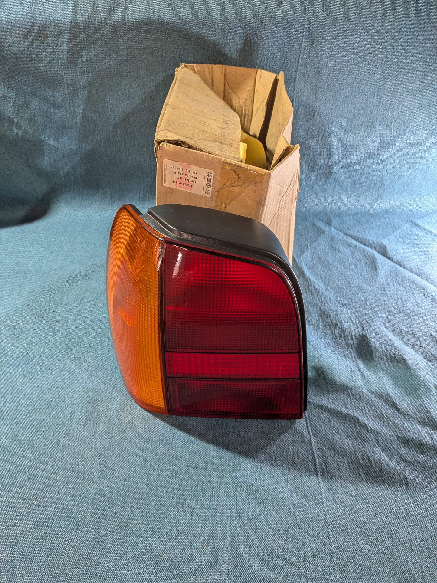 Rückleuchte Polo 6N 6N0945095 NOS B8