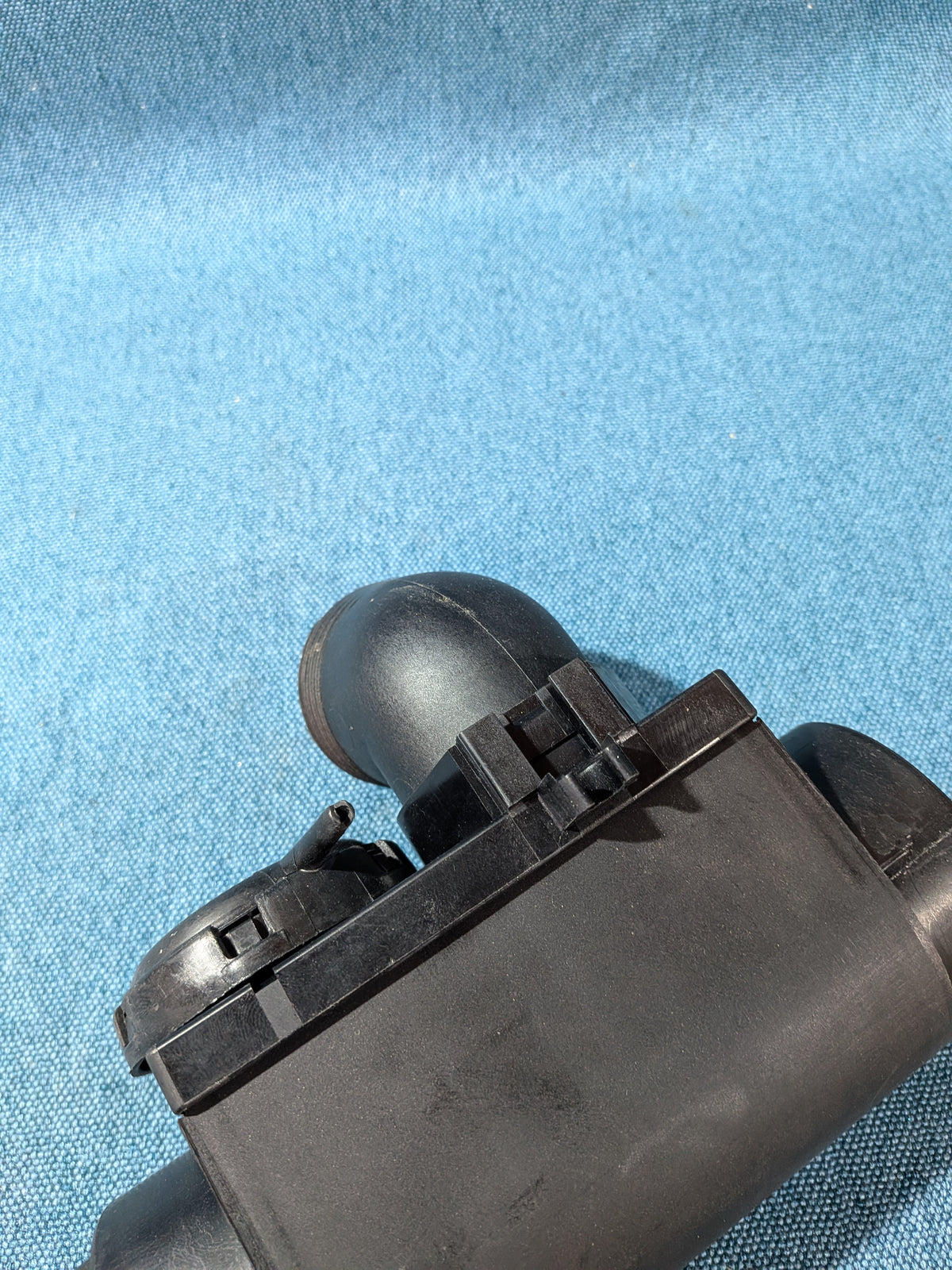 Reglerkasten Luftfilter Polo 6N 030129608J  NOS G2