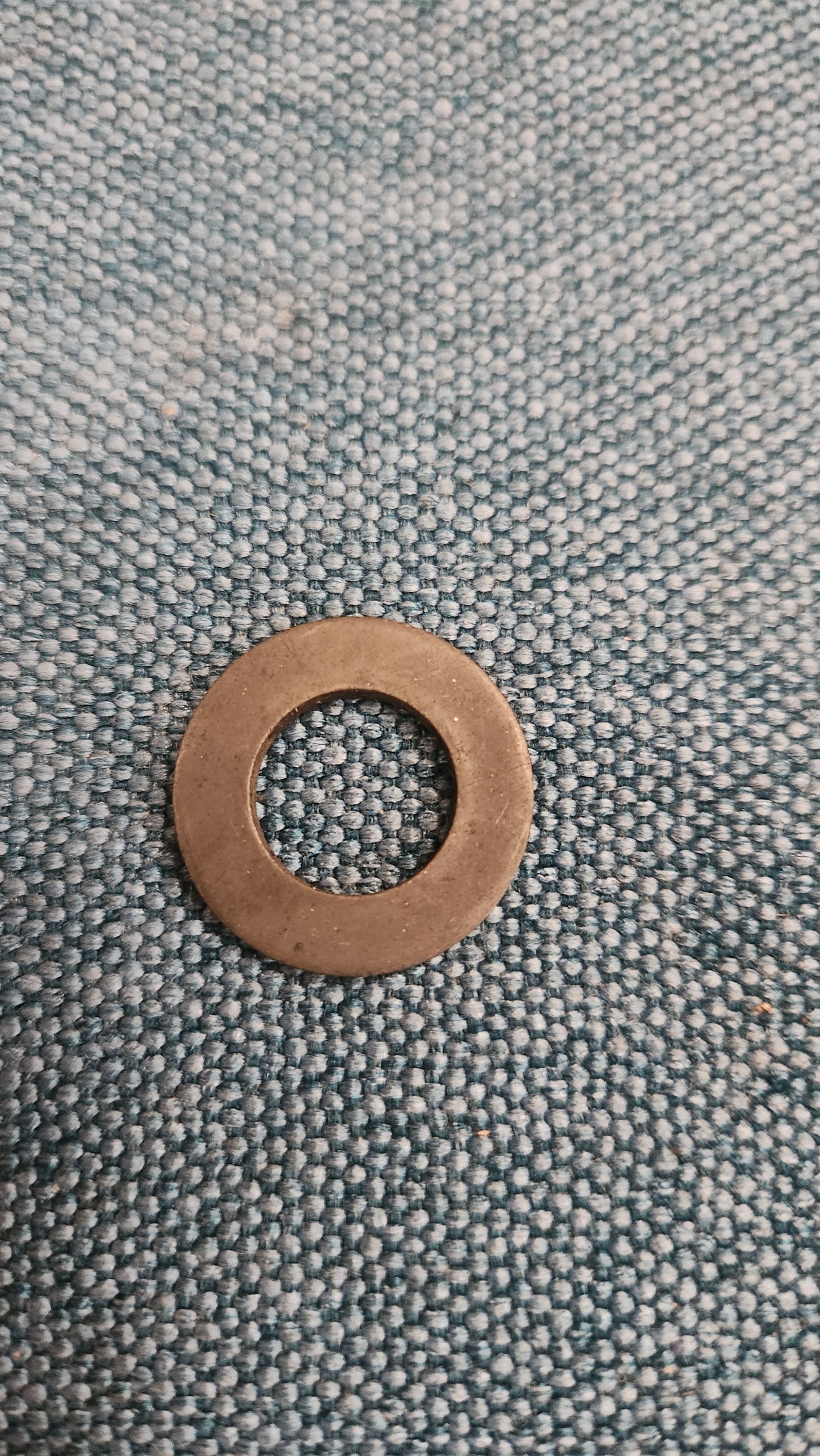 Unterlegscheibe 13X24X2,5 für Hinterachslager Passat 32B/T3 Bus 0115317 Nos K4
