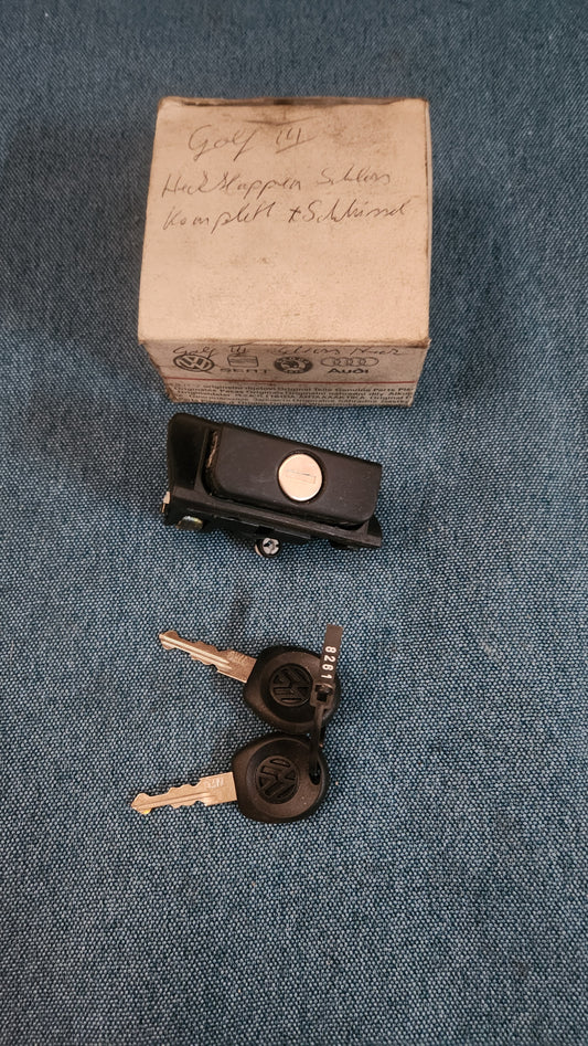 Tailgate lock Golf 3/Cabrio 1H6827571 New Old Stock M5