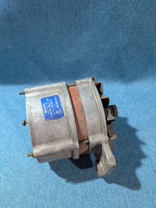 Alternator Golf/Jetta/Scirocco/1/2/Caddy14D/LT1/Passat/B1/B2/T2/T3 Bus/Audi 80/90/B2/100/200/C2/C3 049903023R Used A17