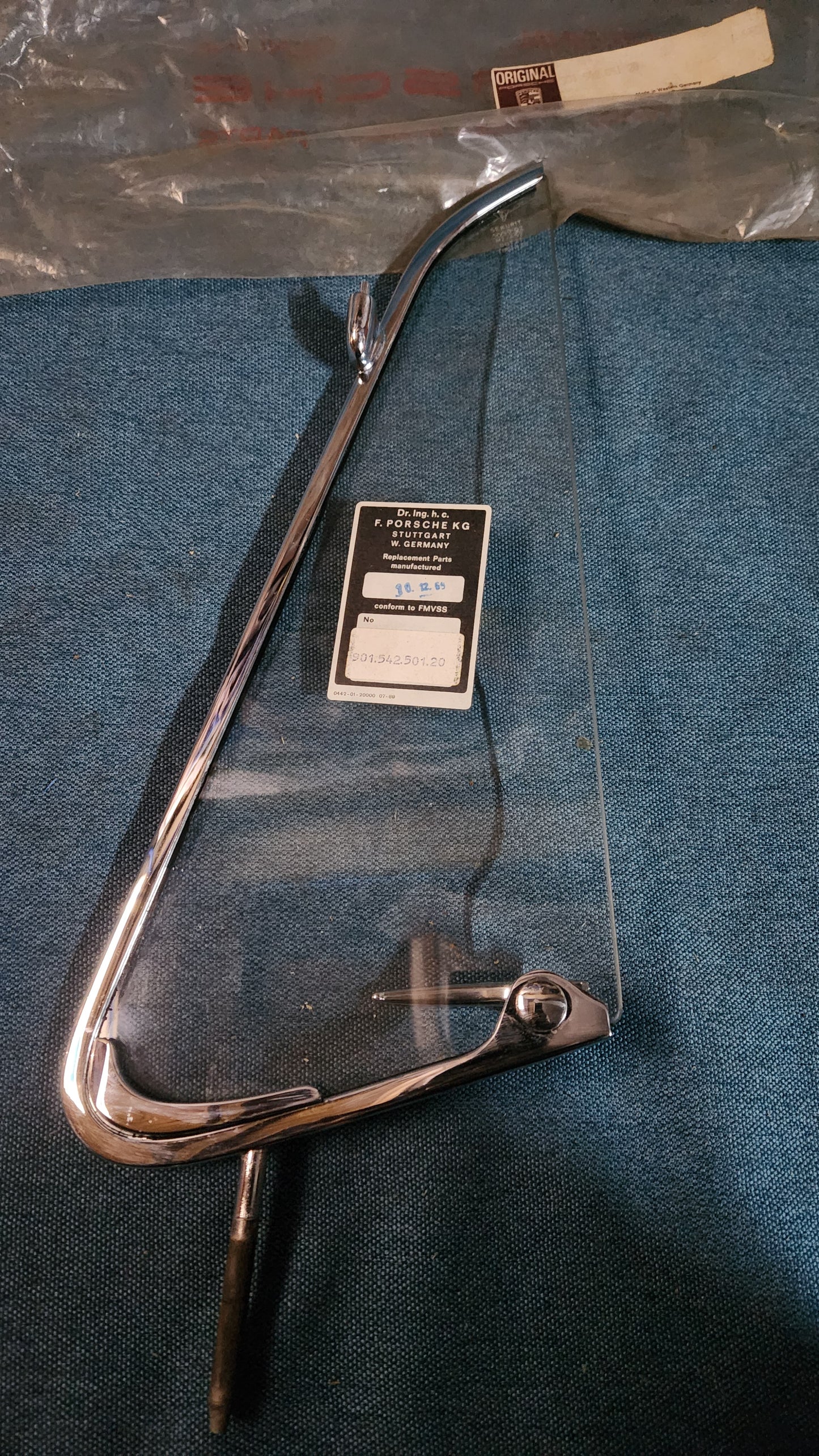 Porsche 911 Ausstellfenster Scheibe Seitenscheibe 90154205120 Nos E6