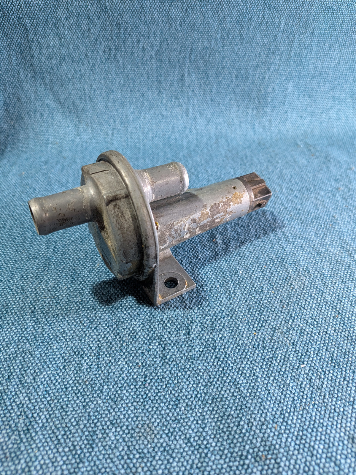 Zusatzluftschieber für KE Jetronic Golf/Jetta/1/2/Caddy14D/Passat/B2/B3/Scirocco 2/Santana/Audi 80/90/B1/B2/100/C3 049133453 Gebraucht B8