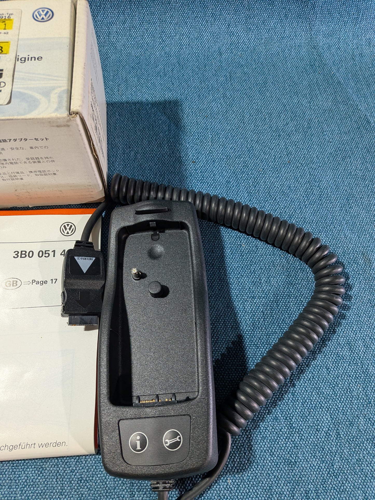 Mobile phone holder Nokia mobile phone Passat/3B/BG/Golf4/Bora 3B0051435AL NOS B4
