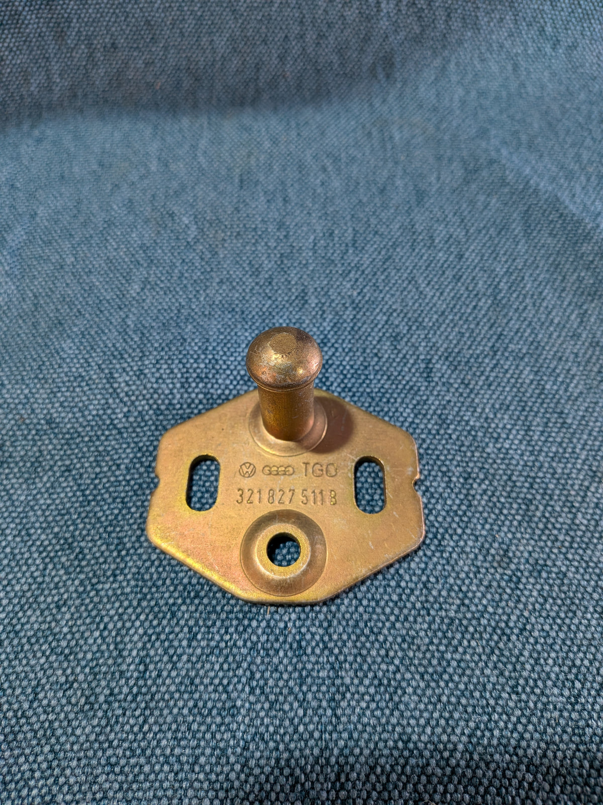 Schließplatte für Heckklappe Passat B1 Typ 32 321827511B Nos A1