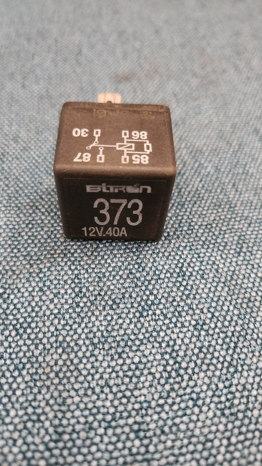 Arbeitskontaktrelais Elektroflüfter 373 Audi 80/90/B3/B4/100/A6/C4/A4 B5 8D0951253A Gebraucht M9