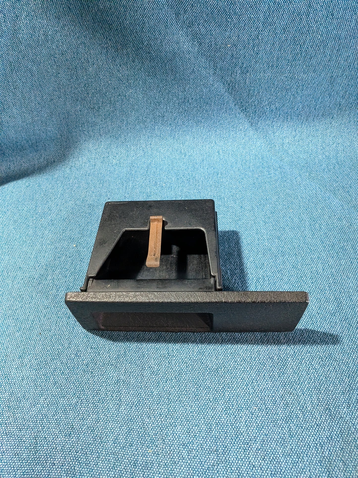 Ash tray center console Golf/Jetta/2 191857961 Used B4