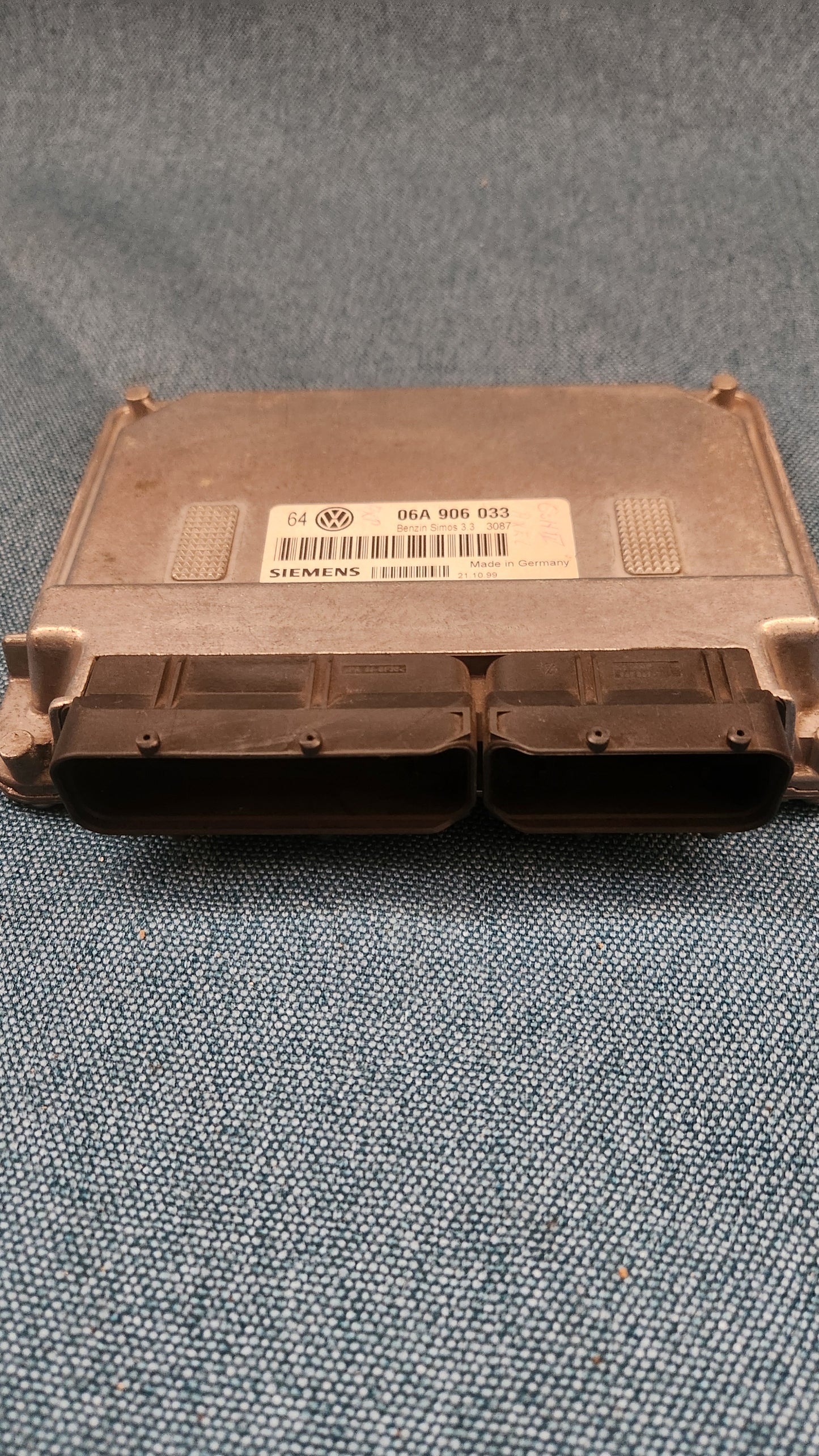 Engine Control Unit Golf 4/Bora 1.6 CFHC 06A906033 Used M4