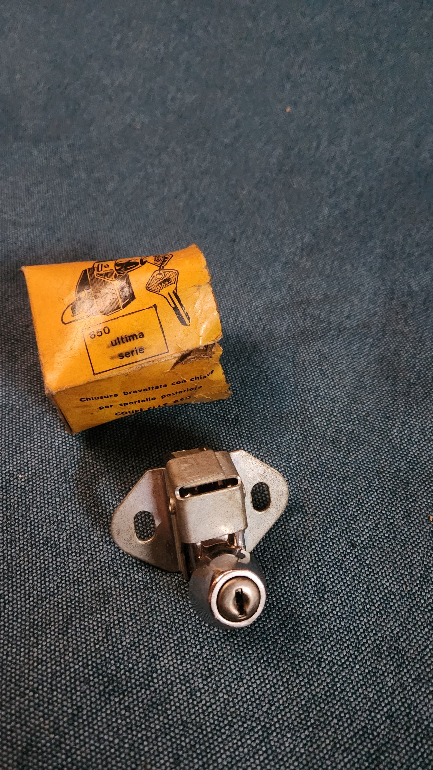 Fiat 850 Schloss Heckklappe 2600 Gebraucht D3