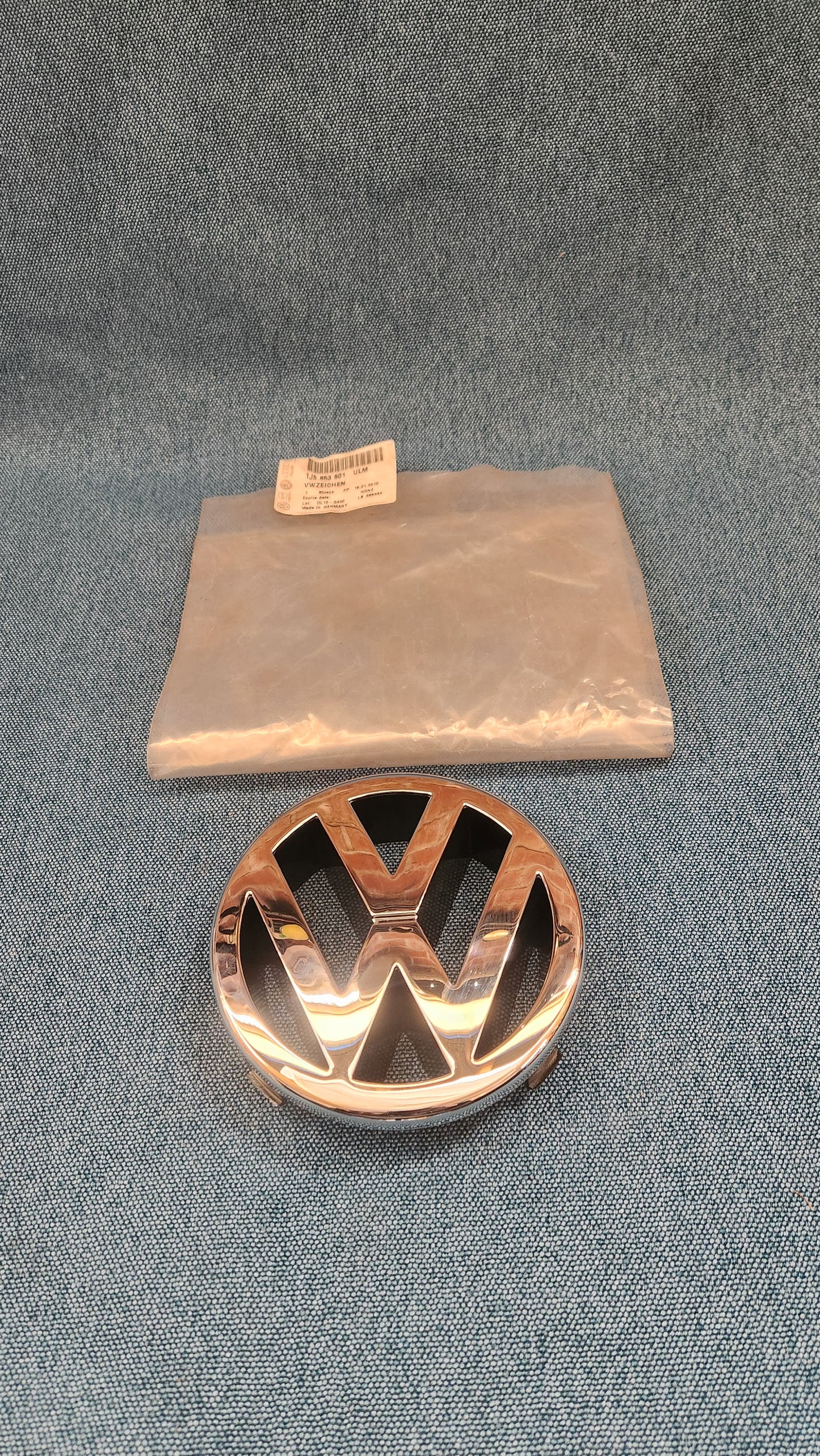 VW Emblem Chrome Grille VW Bora/Polo 9N 1J5853601ULM Nos M5