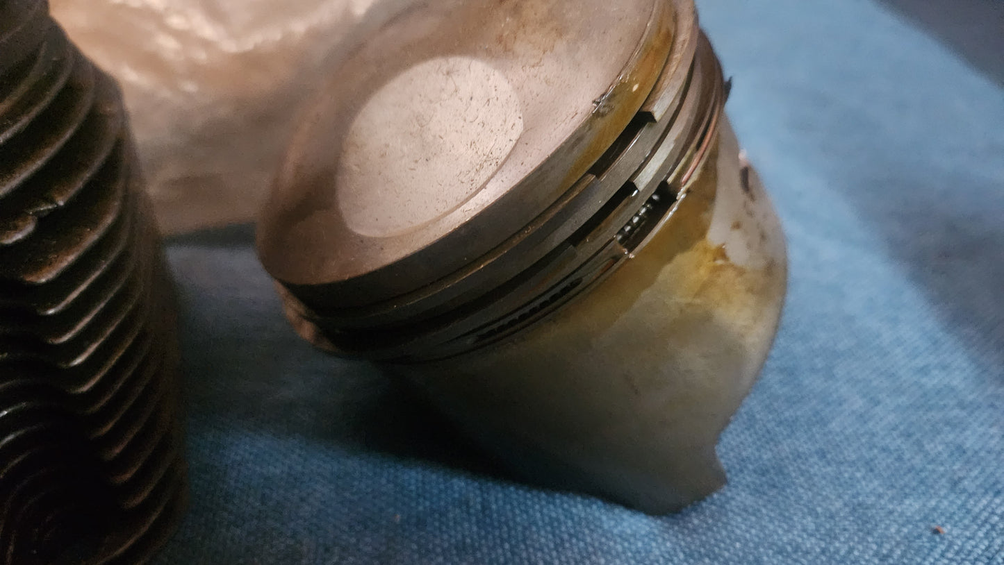 Porsche 911 Zylinder Kolben 90110390306 Nos E7