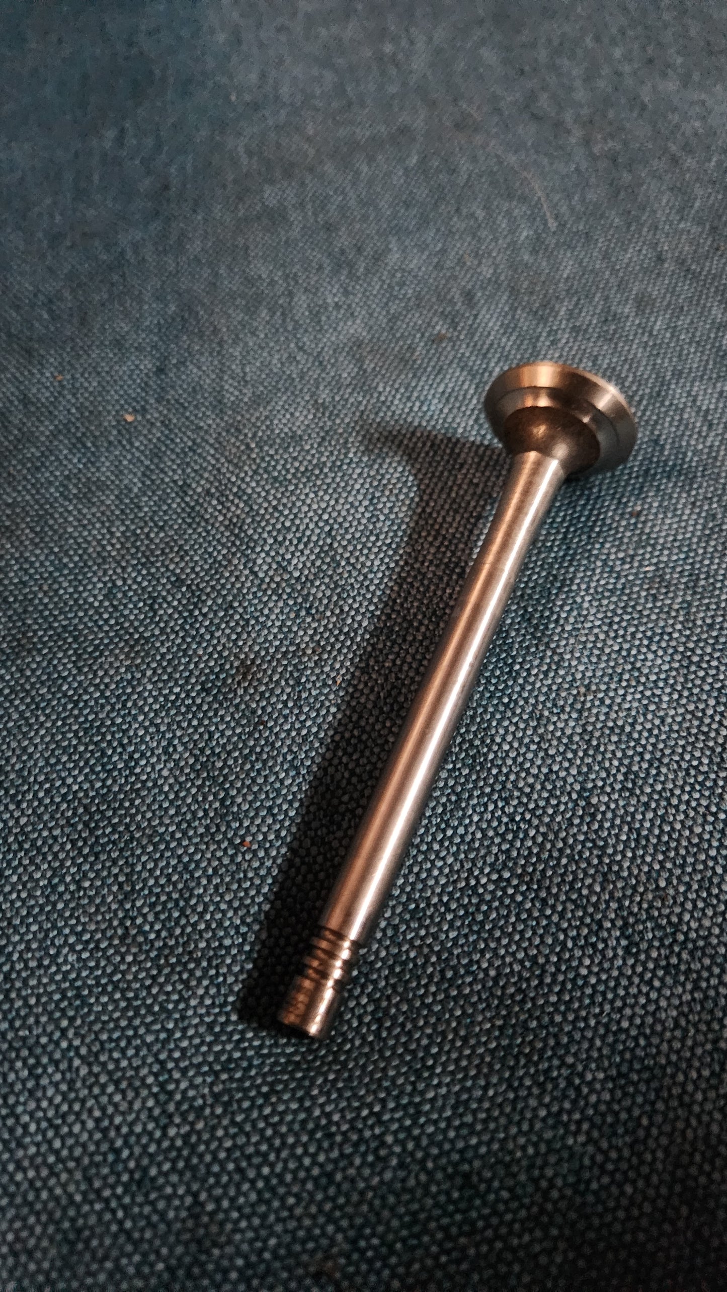 Auslassventil für Golf/Jetta 2/ Scirocco 2/Polo86c 036109611 Nos H1