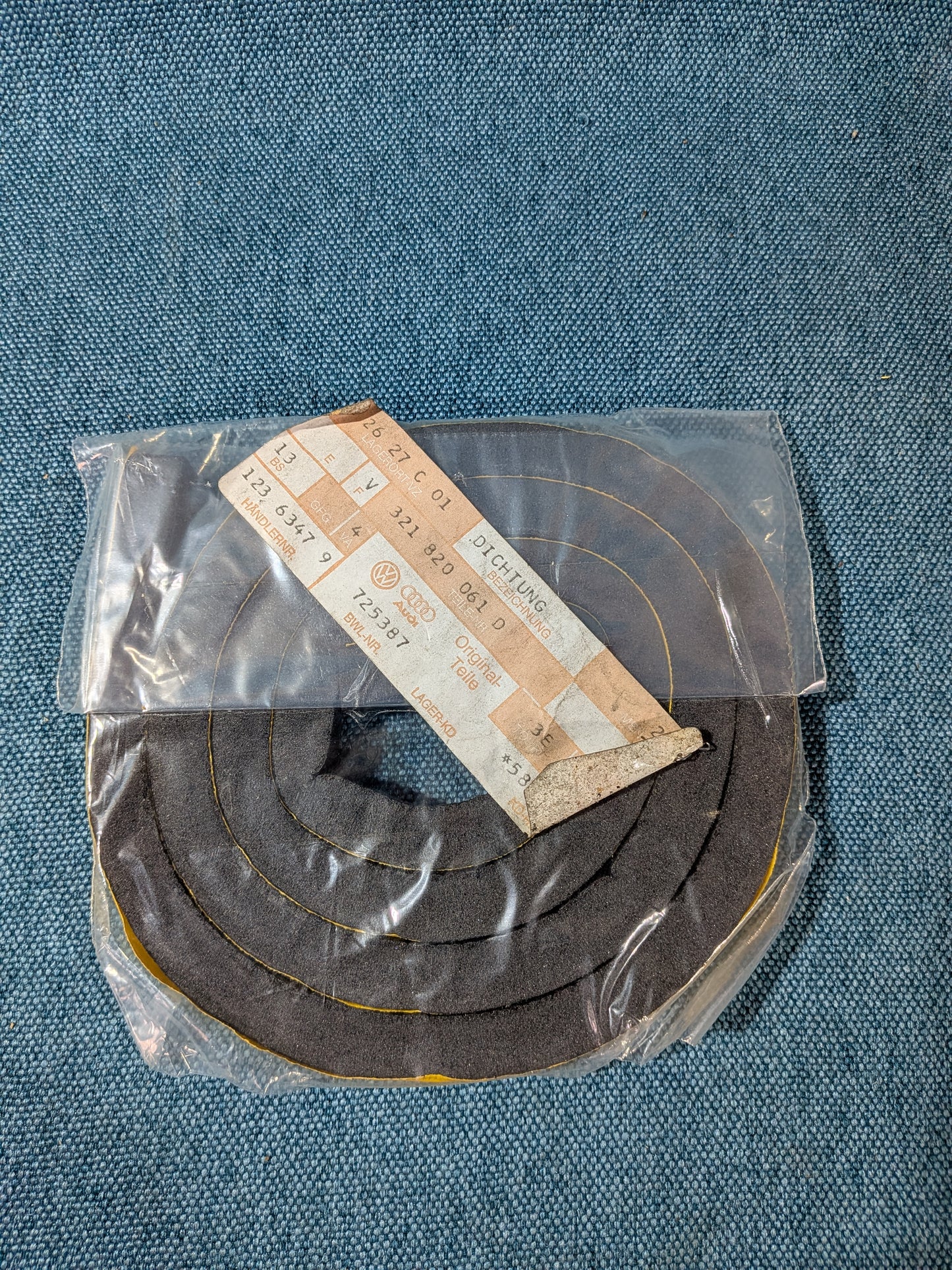 Dichtung Klima- Wärmetauscher Golf/Jetta/1/2/3/Vento/Lupo/Caddy 14D/Scirocco/1/2/Passat/B1/B2/B3/Polo/1/86C/6N 321820061D NOS A15