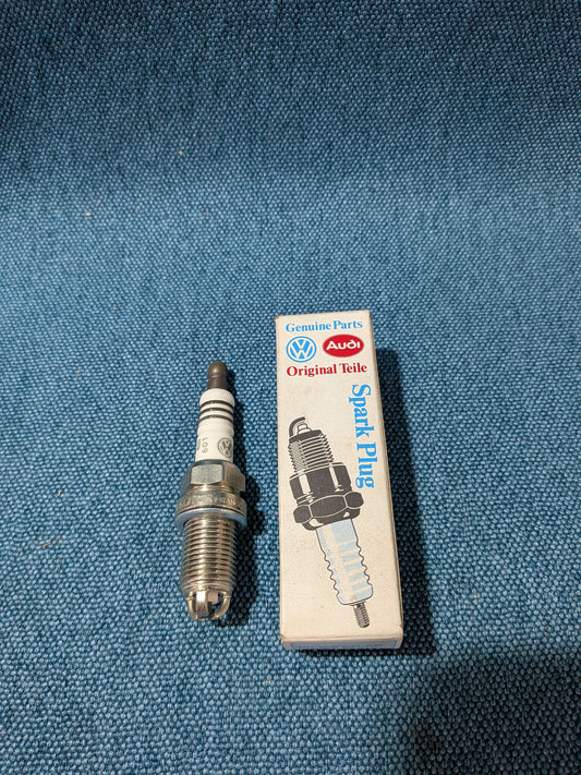Spark Plug 101000041AE Golf/Jetta/Scirocco/2/Corrado/Passat/B3/B4/Audi 80/90/B3/B4/100/200/C3/C4/A6 C4 NOS A21