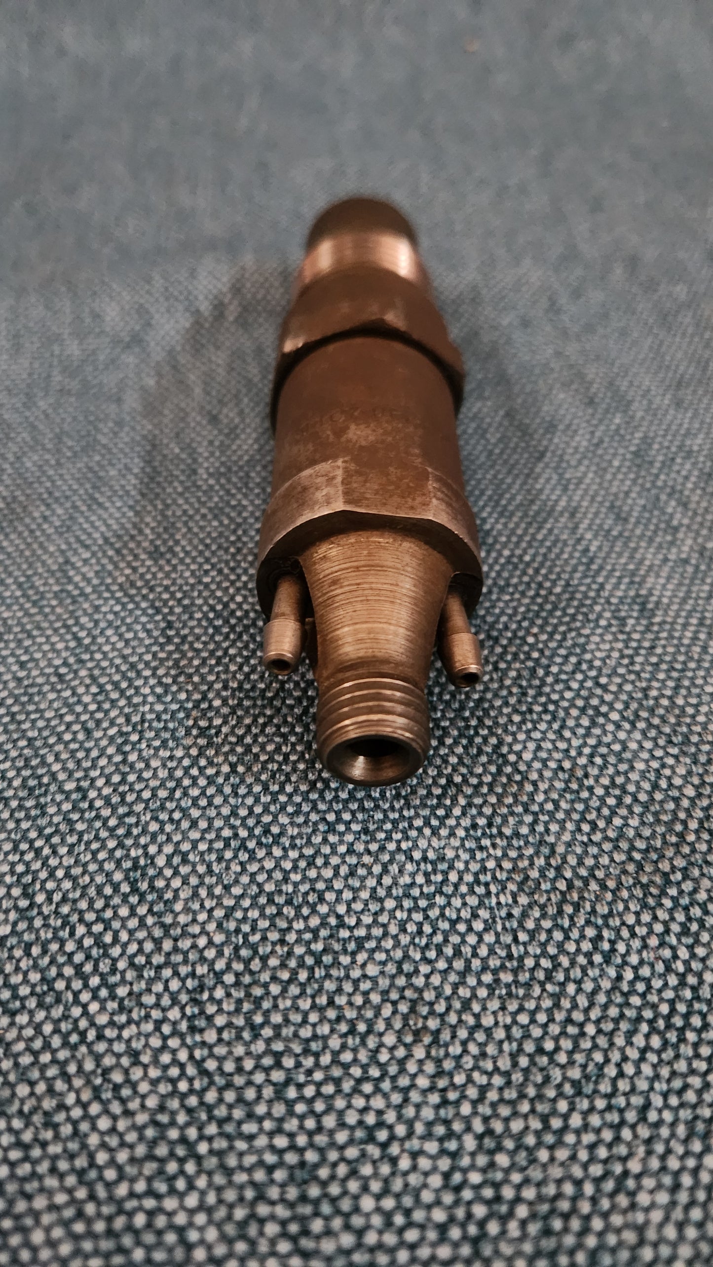 Nozzle holder Golf 3/Vento/Passat B4/Audi 80 B4 1.9TD 028130201B Used M8