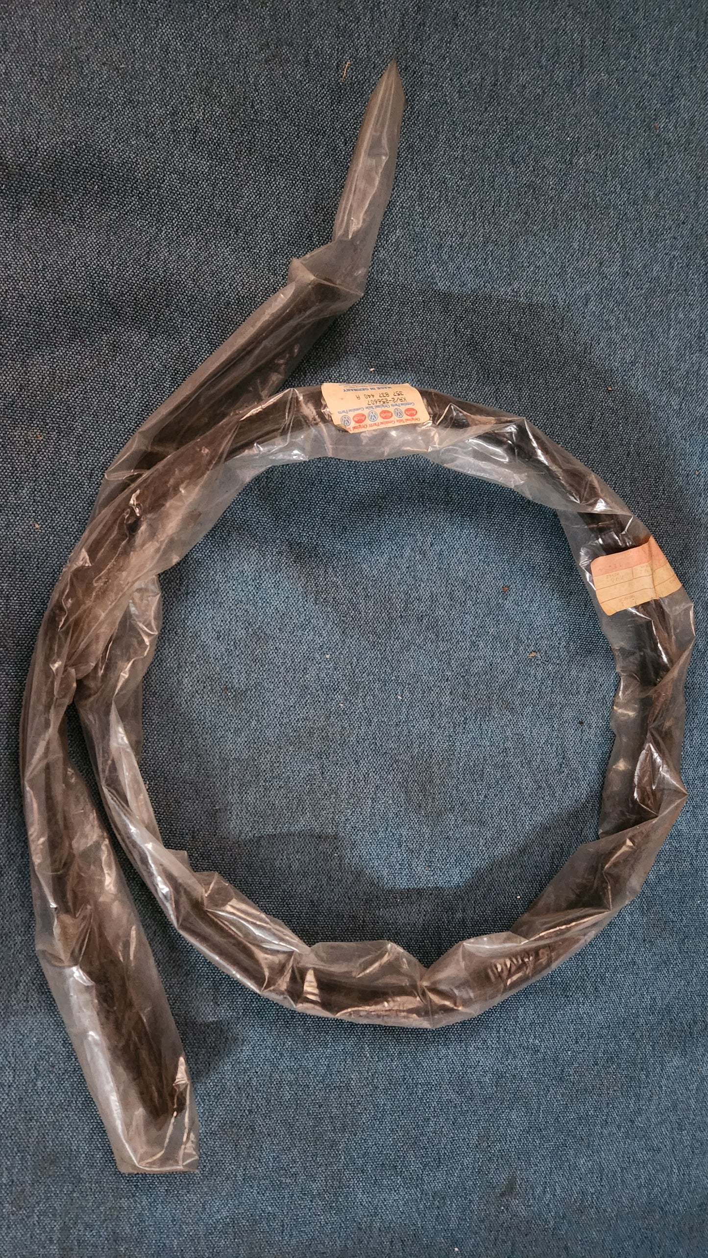Fensterführung Dichtung Passat B3/B4 357837540A Nos I4