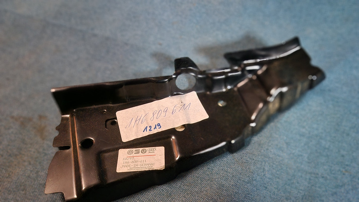 Reinforcement for locking bolts Golf 3 Golf 3 Variant Vento 1H6809611 Nos A3