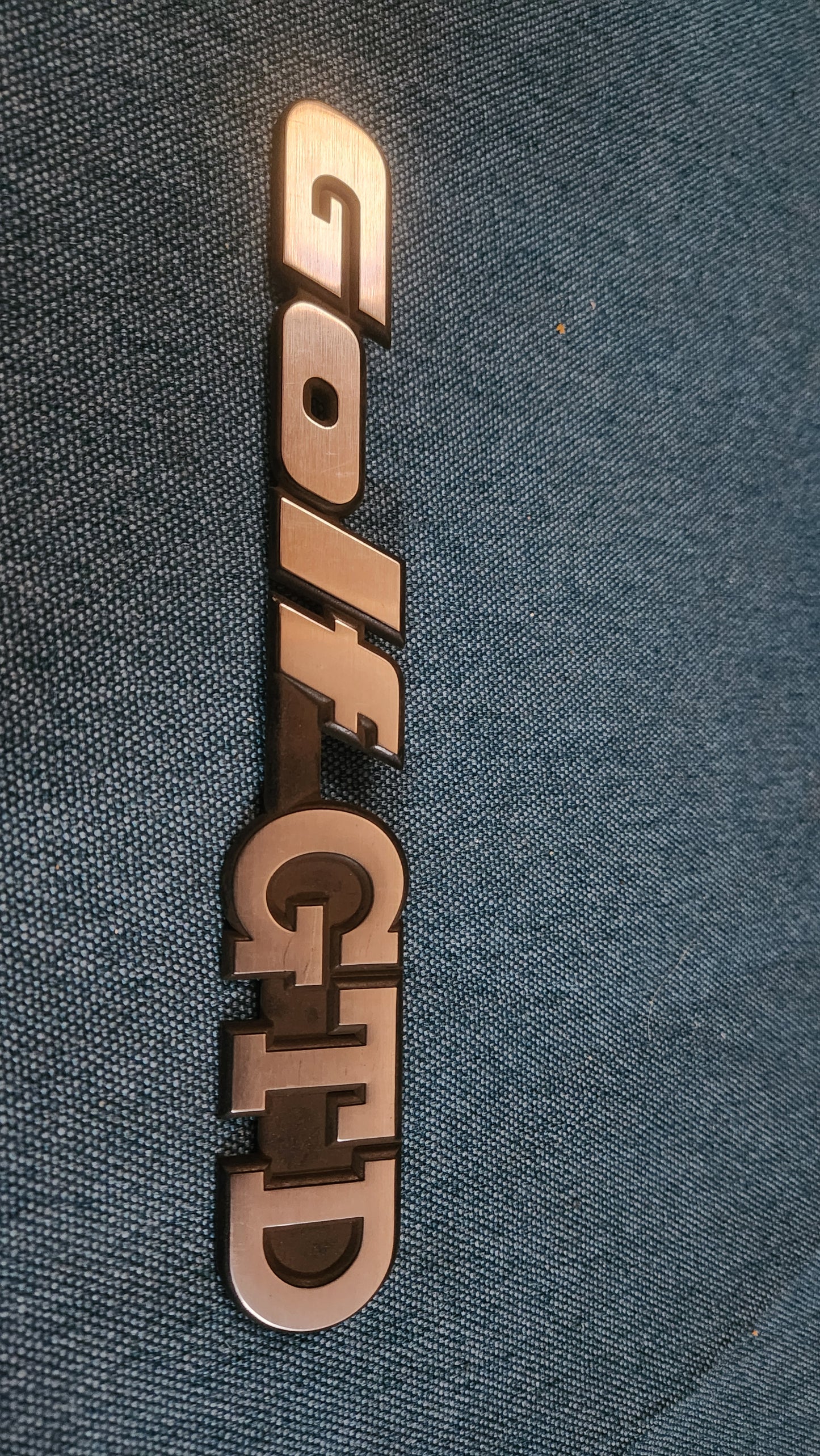 Golf 2 GTD Emblem 191853687P Nos H4