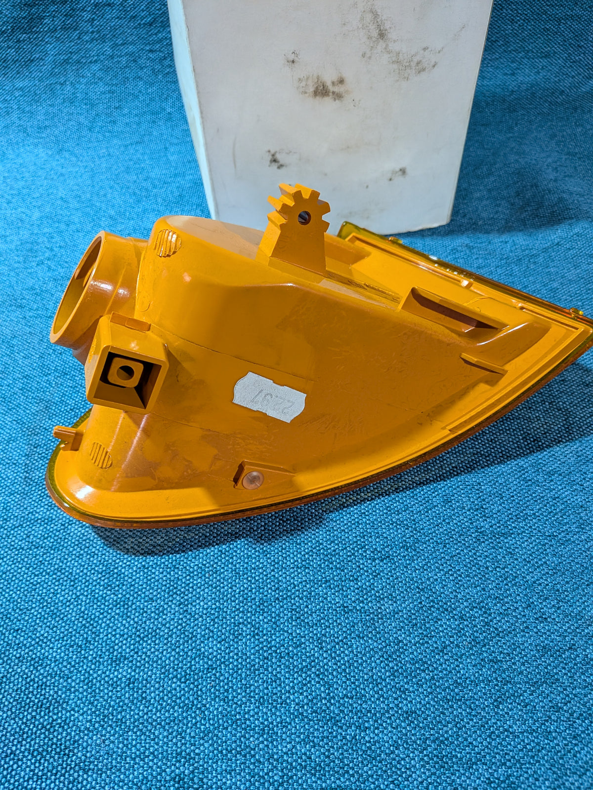 Left indicator light orange Opel Astra F 1226059 NOS A23