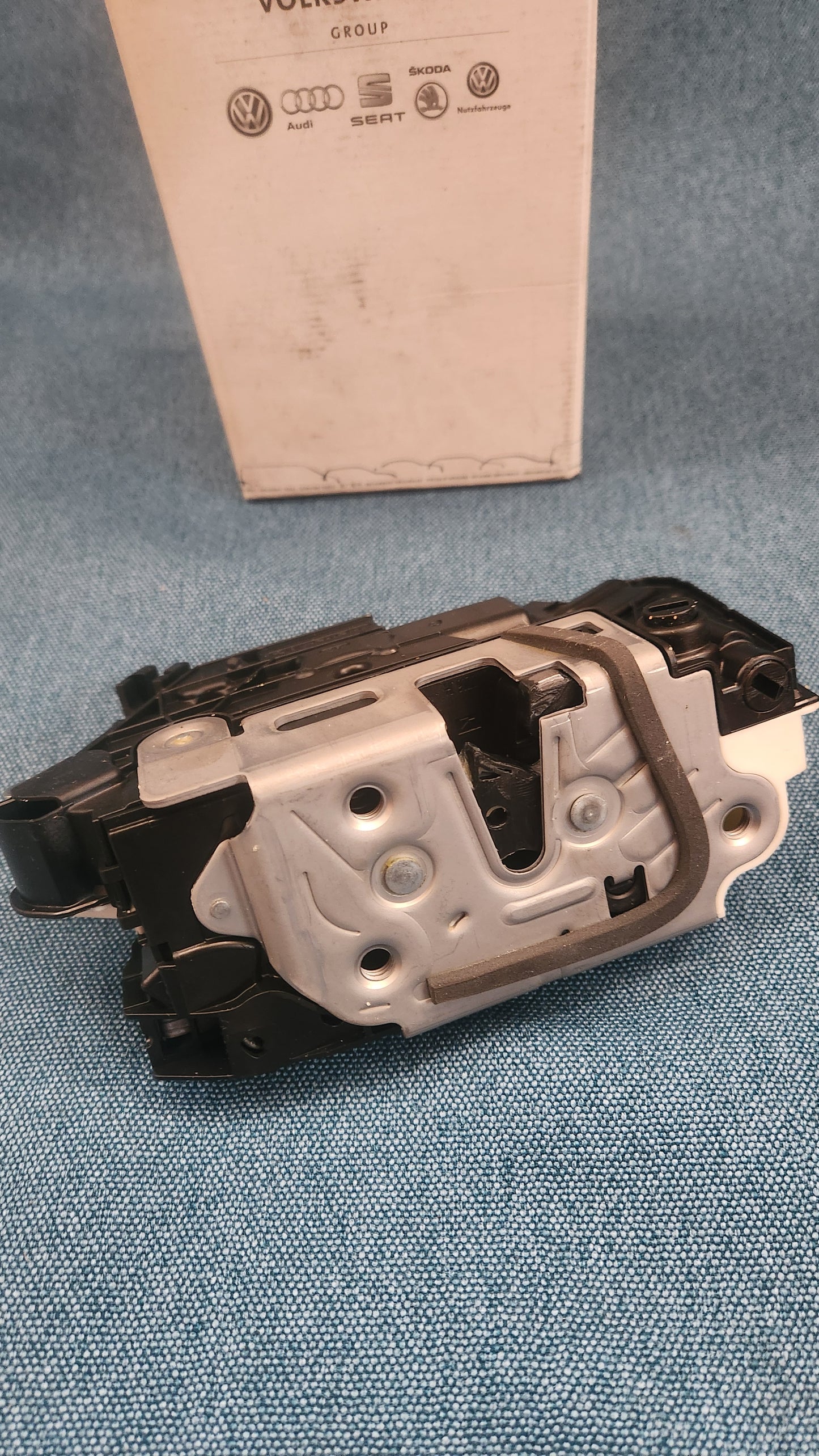 Door Lock Seat Ibiza 6P1/Skoda Fabia/Tiguan 6J0839016K Nos M5