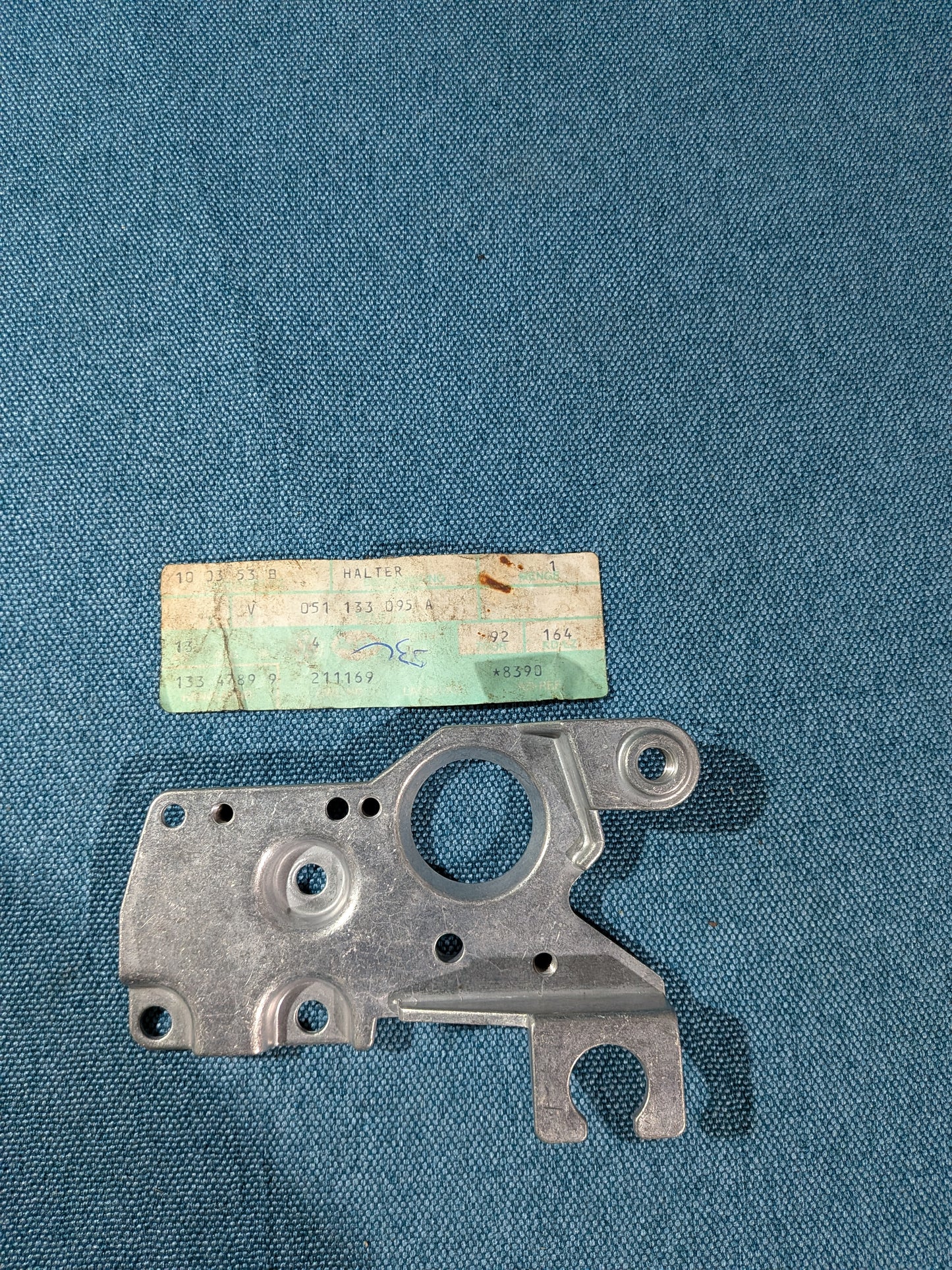 Halter für Drosselklappensteller RP 1F AAM Golf/Jetta/2/Passat B3 051133095A NOS A12