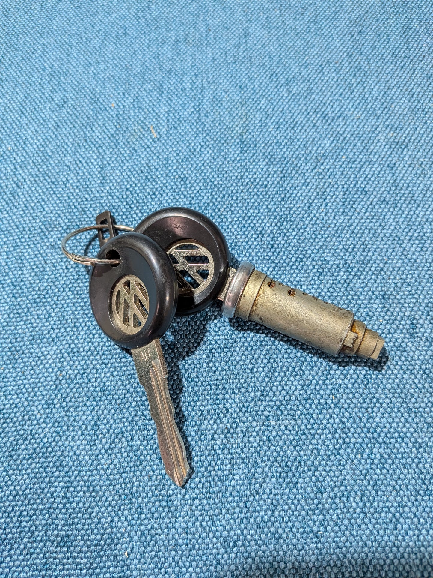 Schließzylinder Tür Türgriff mit 2 Schlüsseln Golf/Jetta/2 191837217 NOS A6