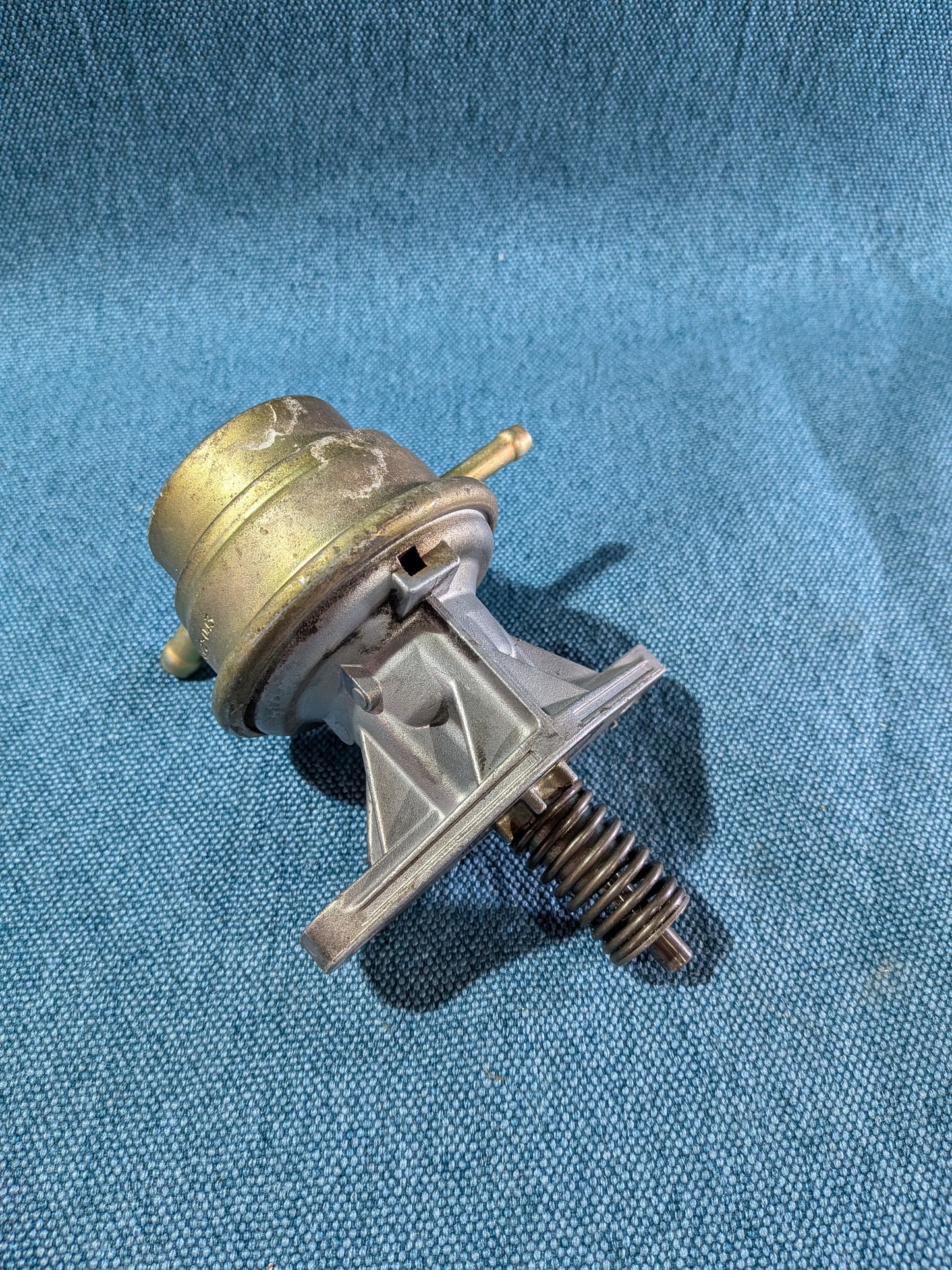 Fuel pump Pierburg 720884532043 Golf/Jetta/2/Polo 86C 030127025 Used A18