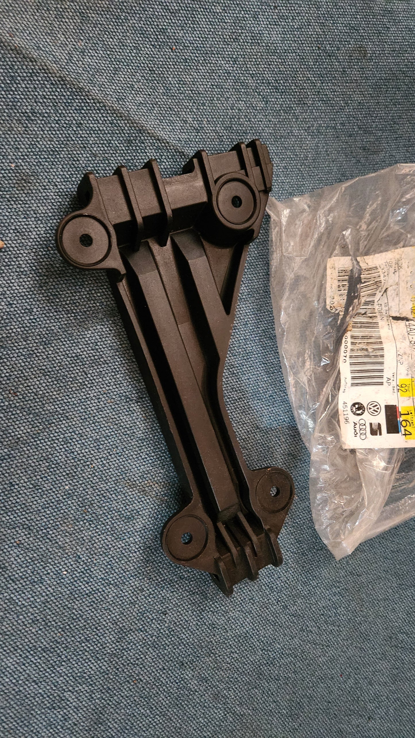 Audi 100 S4 C4 A6 Bumper Holder Right 4A0807284A Nos B3