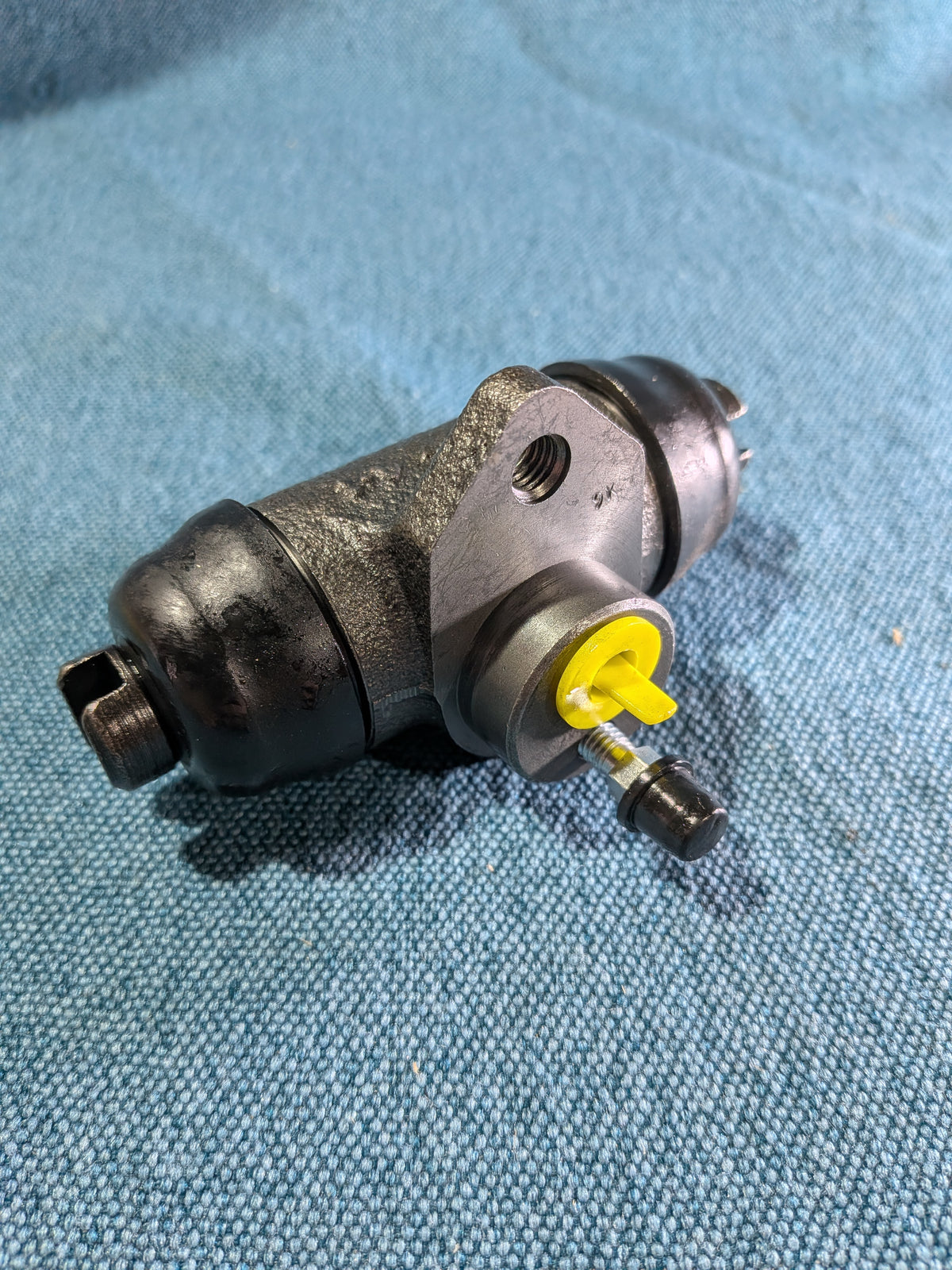 Wheel brake cylinder Bosch 0986475476 LT1 291611047 NOS/New G1