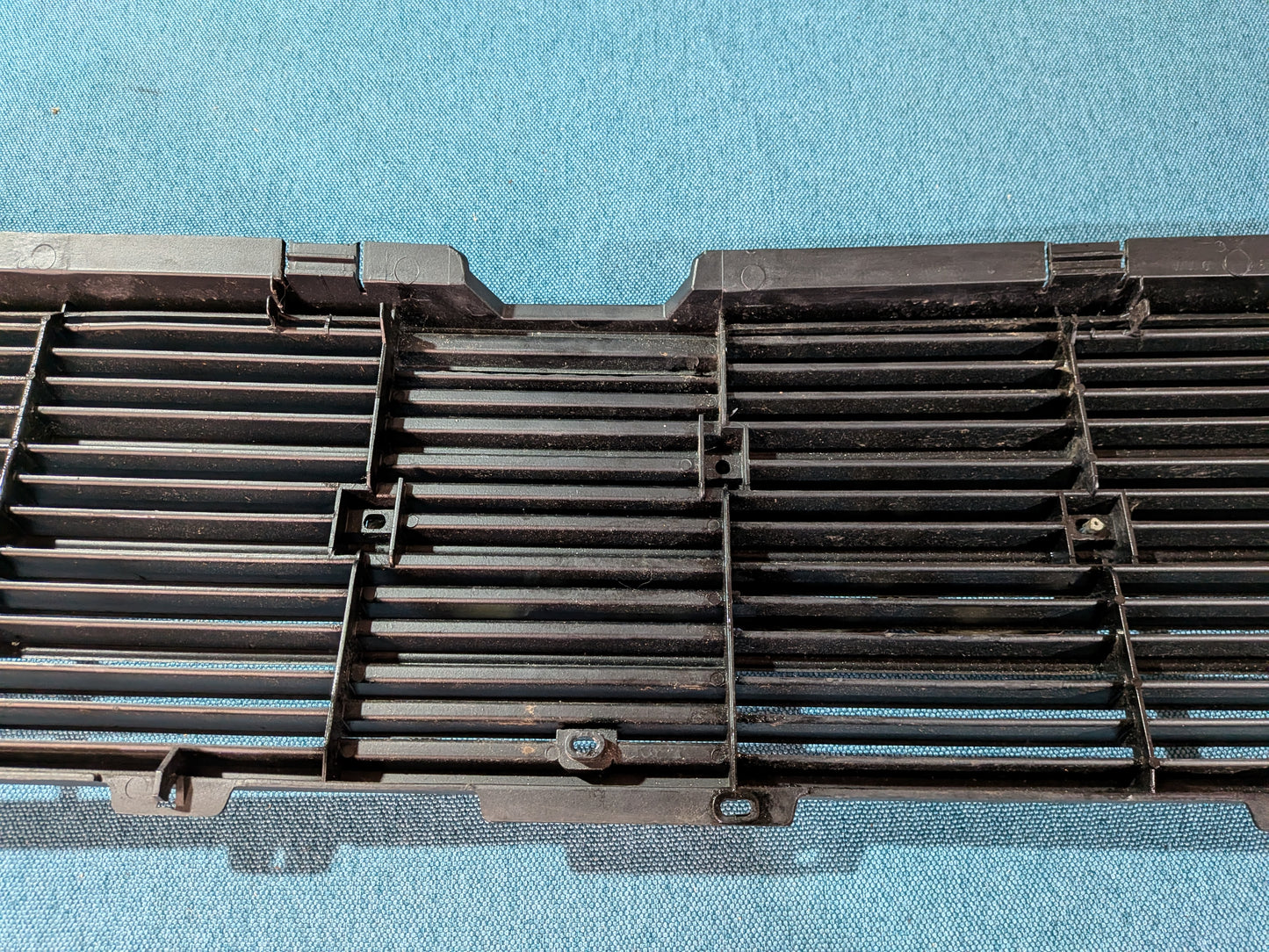 Kühlergrill Audi 80 Typ 81/85 B2 811853655 Gebraucht A4