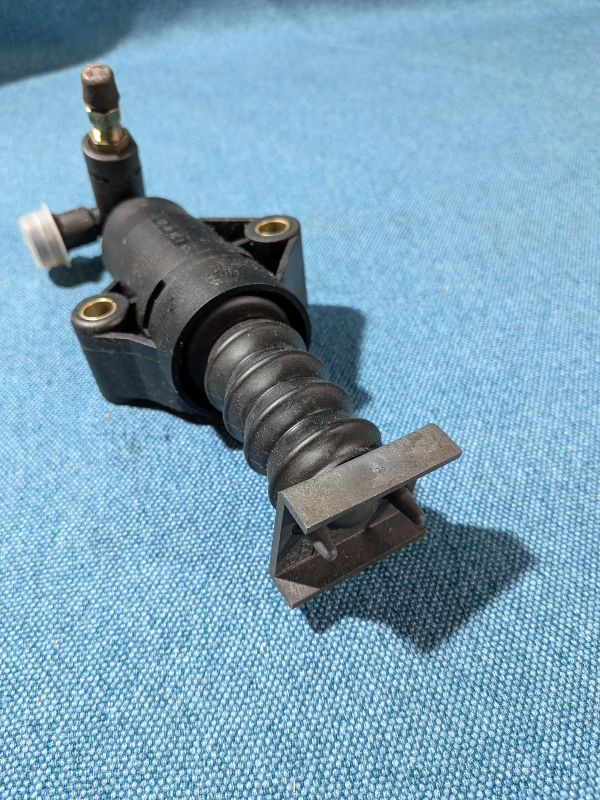 Clutch Slave Cylinder Golf 4/Bora/Caddy 2 9KV/Polo 6N/Audi A3 8L 1J0721261F NOS F10