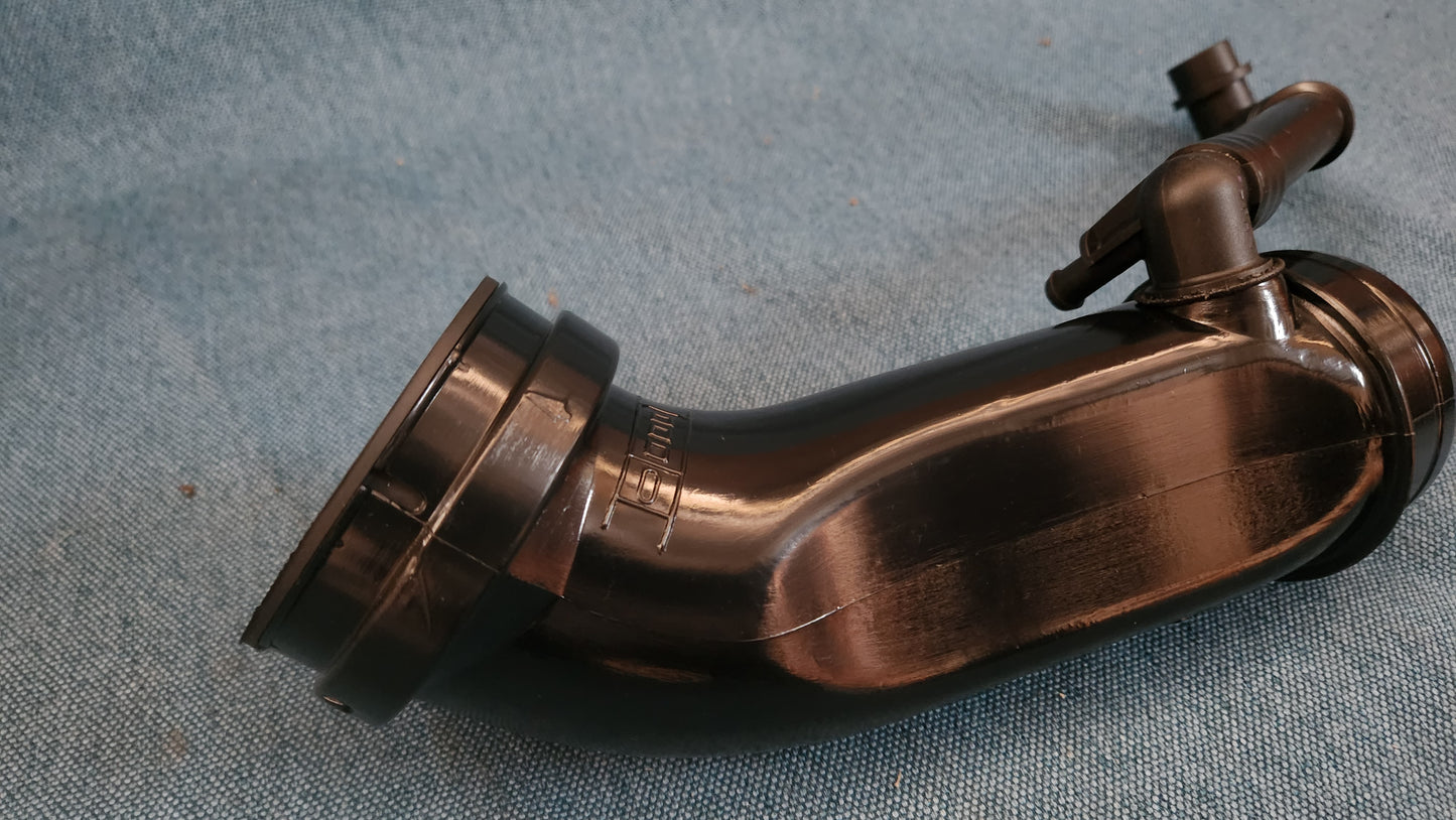 Passat 3B/BG Luftführung Ansaugung 050133354 Nos