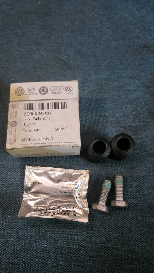 Schutzhüllen Führungsbolzen Vorderachse Hinterachse Bremsen Audi 80 B2/B3/B4/V8/100/200/C2/C3/C4/A4B5/A6/A8/Golf2/3/Jetta2/PassatB3/B4/3BG/3B/T4 8E0698470B Nos F9